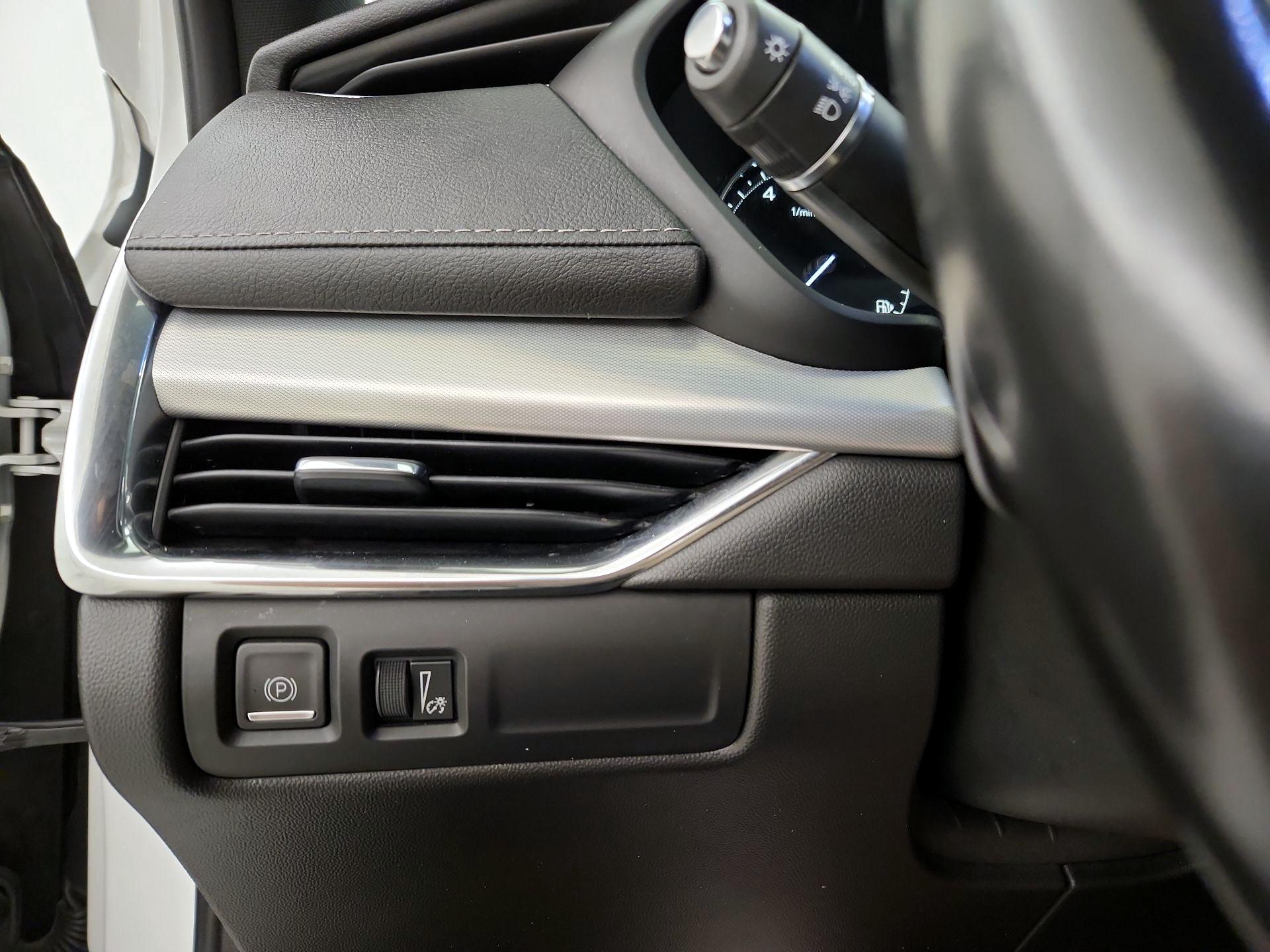 Thumbnail: 2020 Cadillac XT4 - 13