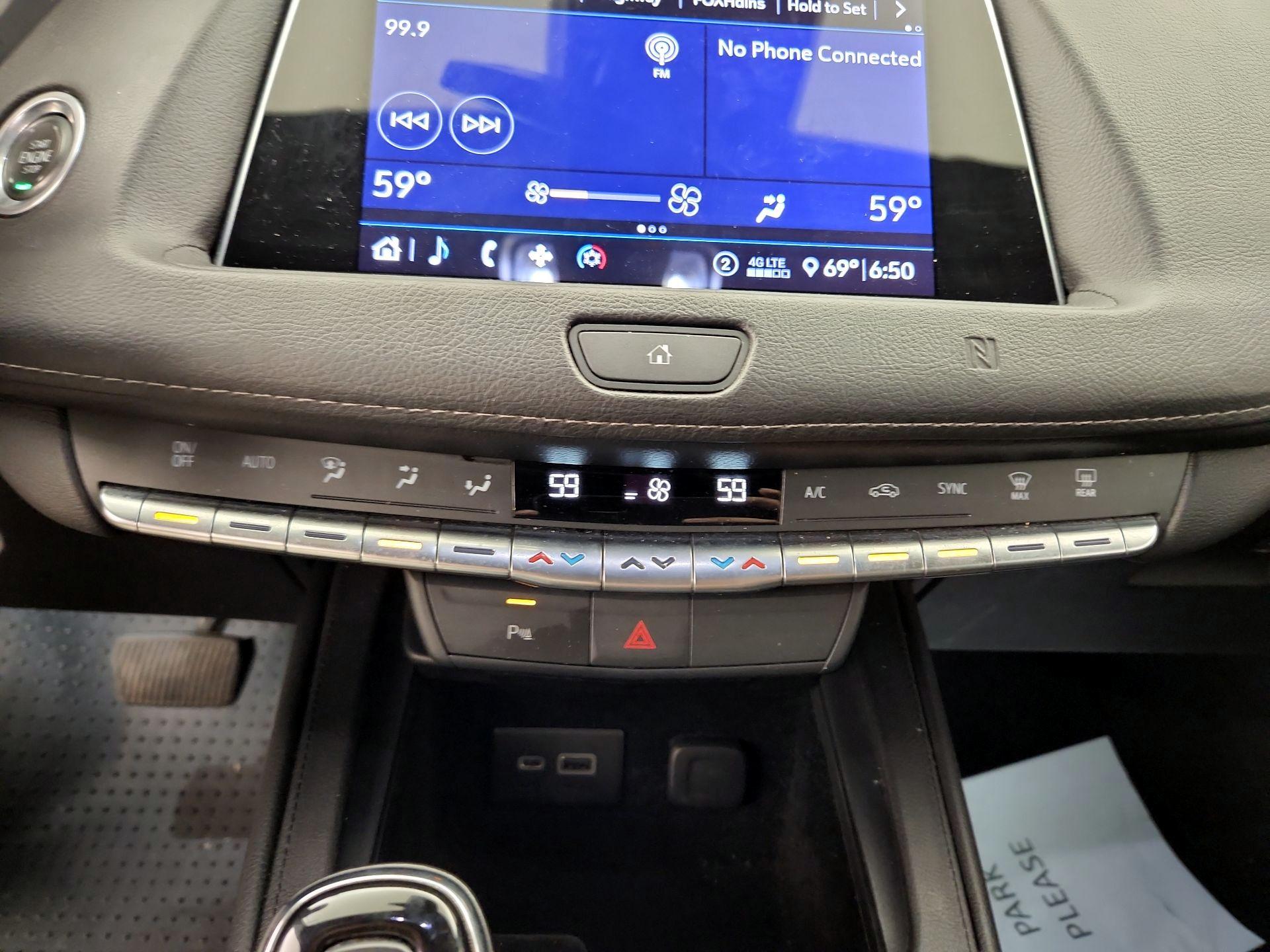 Thumbnail: 2020 Cadillac XT4 - 16