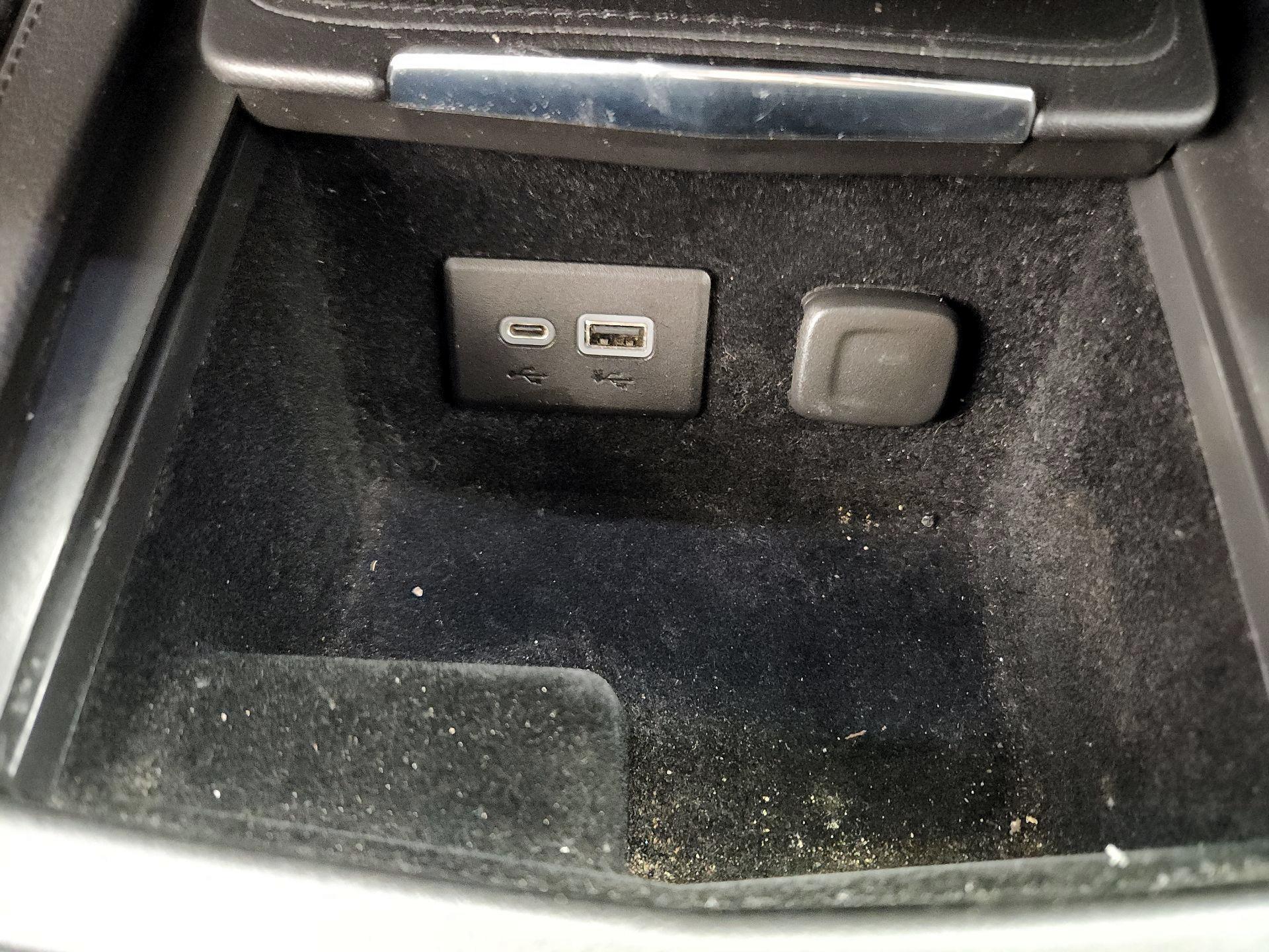 Thumbnail: 2020 Cadillac XT4 - 18