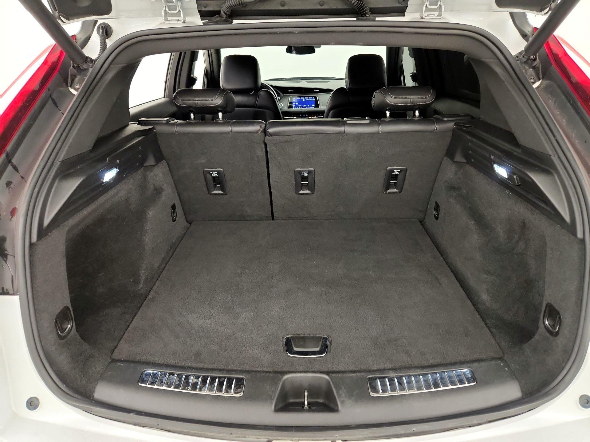 Thumbnail: 2020 Cadillac XT4 - 20