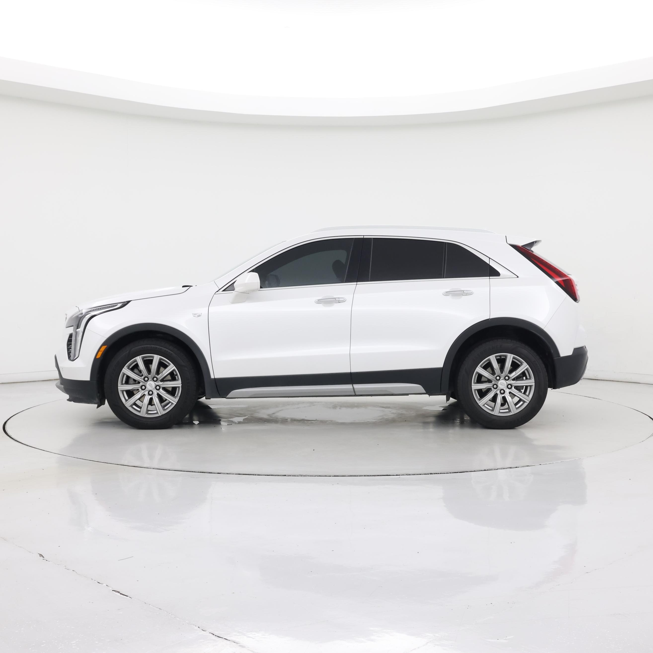 Thumbnail: 2020 Cadillac XT4 - 3