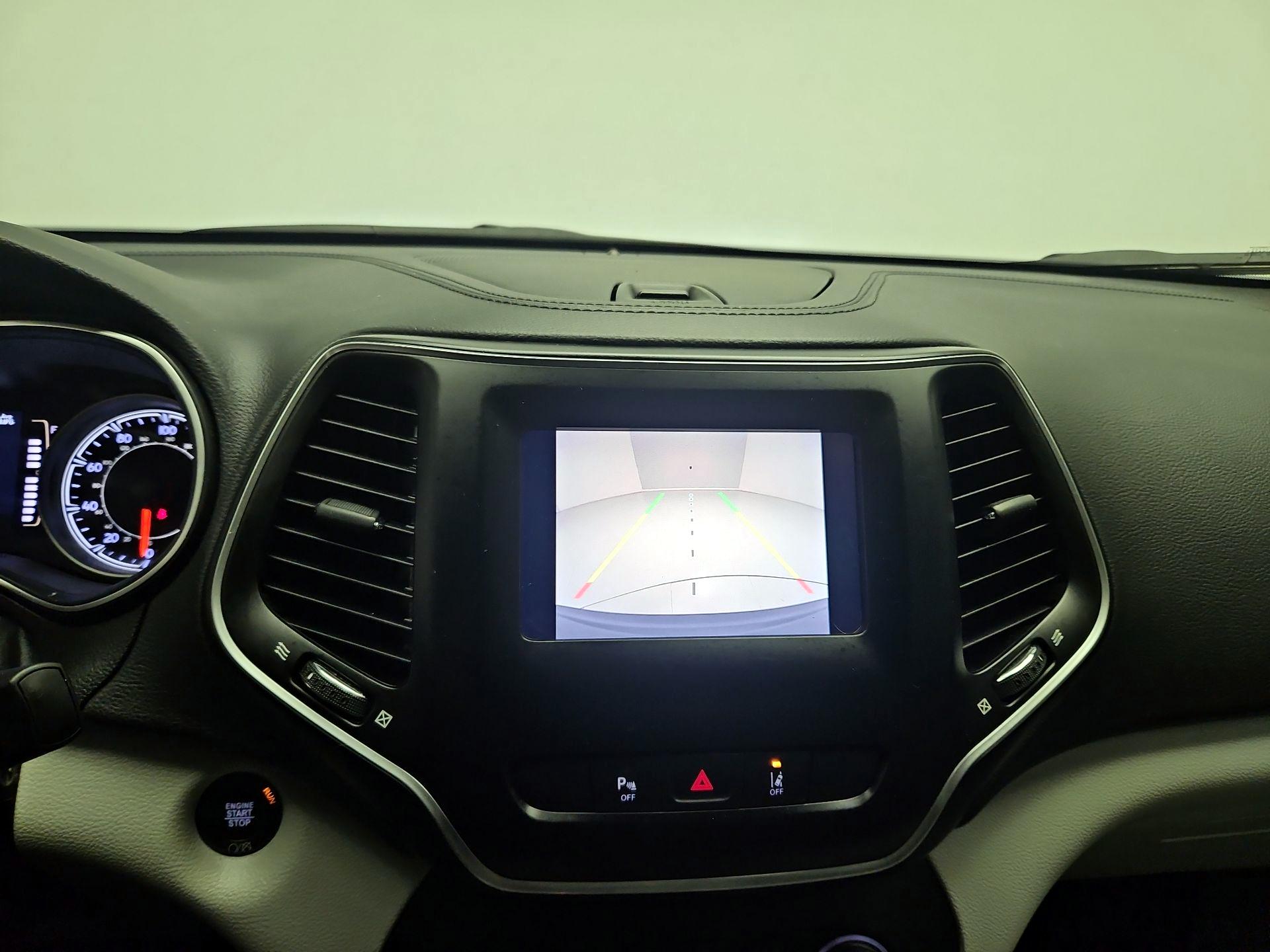 Thumbnail: 2021 Jeep Cherokee - 13