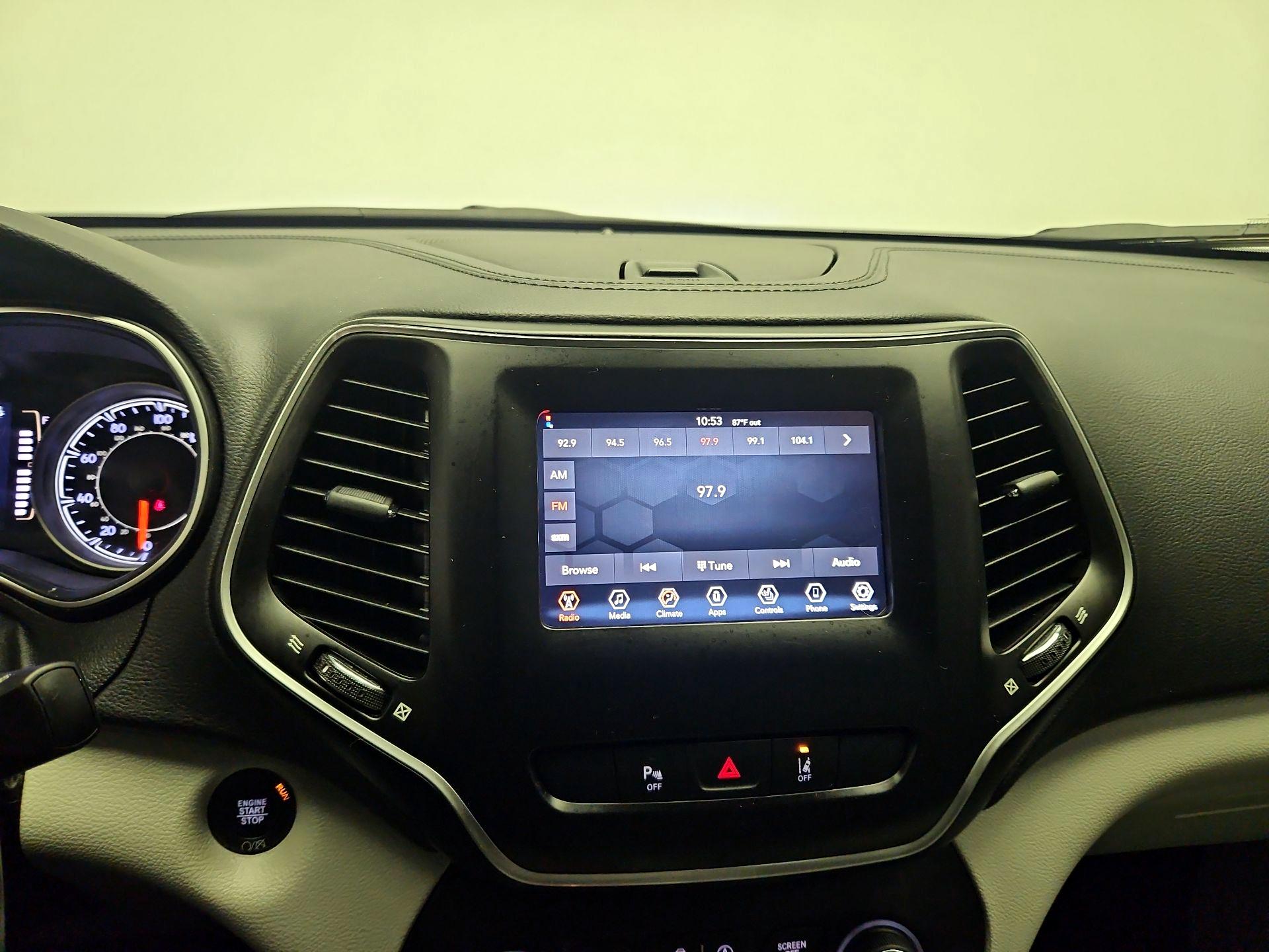 Thumbnail: 2021 Jeep Cherokee - 14