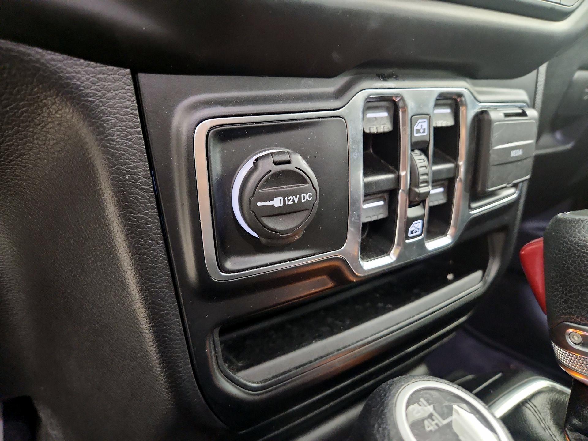 Thumbnail: 2020 Jeep Wrangler - 18