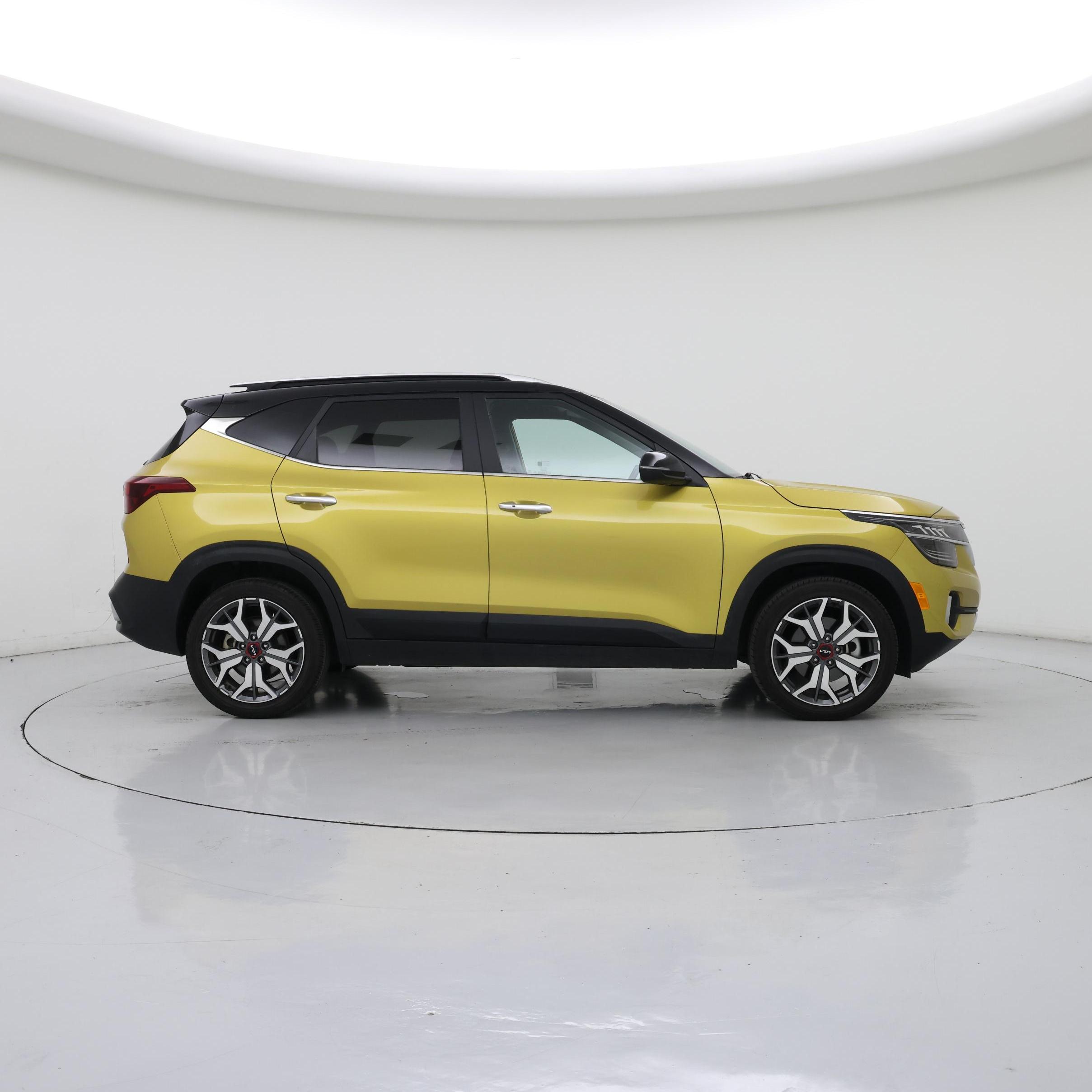 Thumbnail: 2023 Kia Seltos - 7