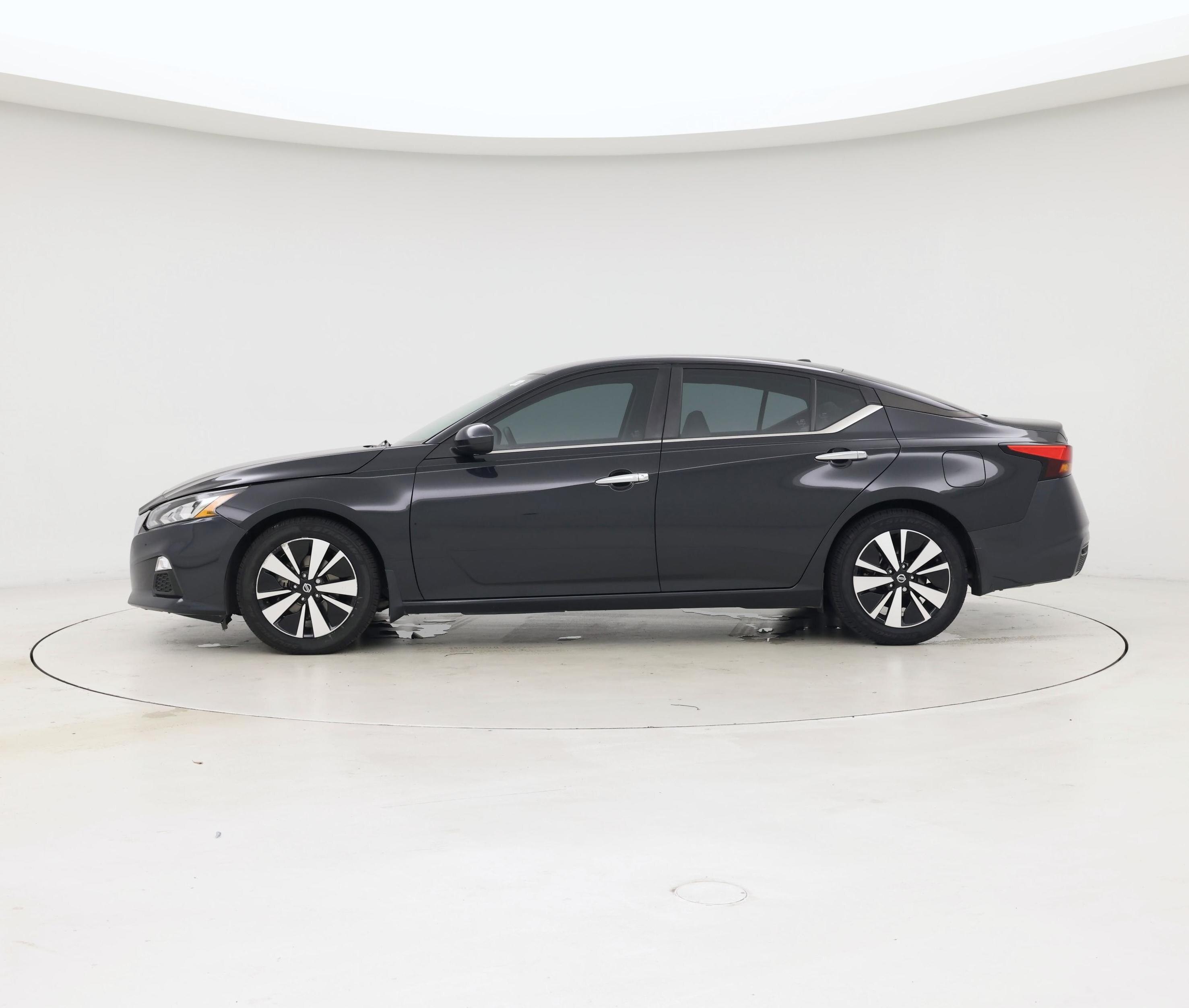 Thumbnail: 2022 Nissan Altima - 3