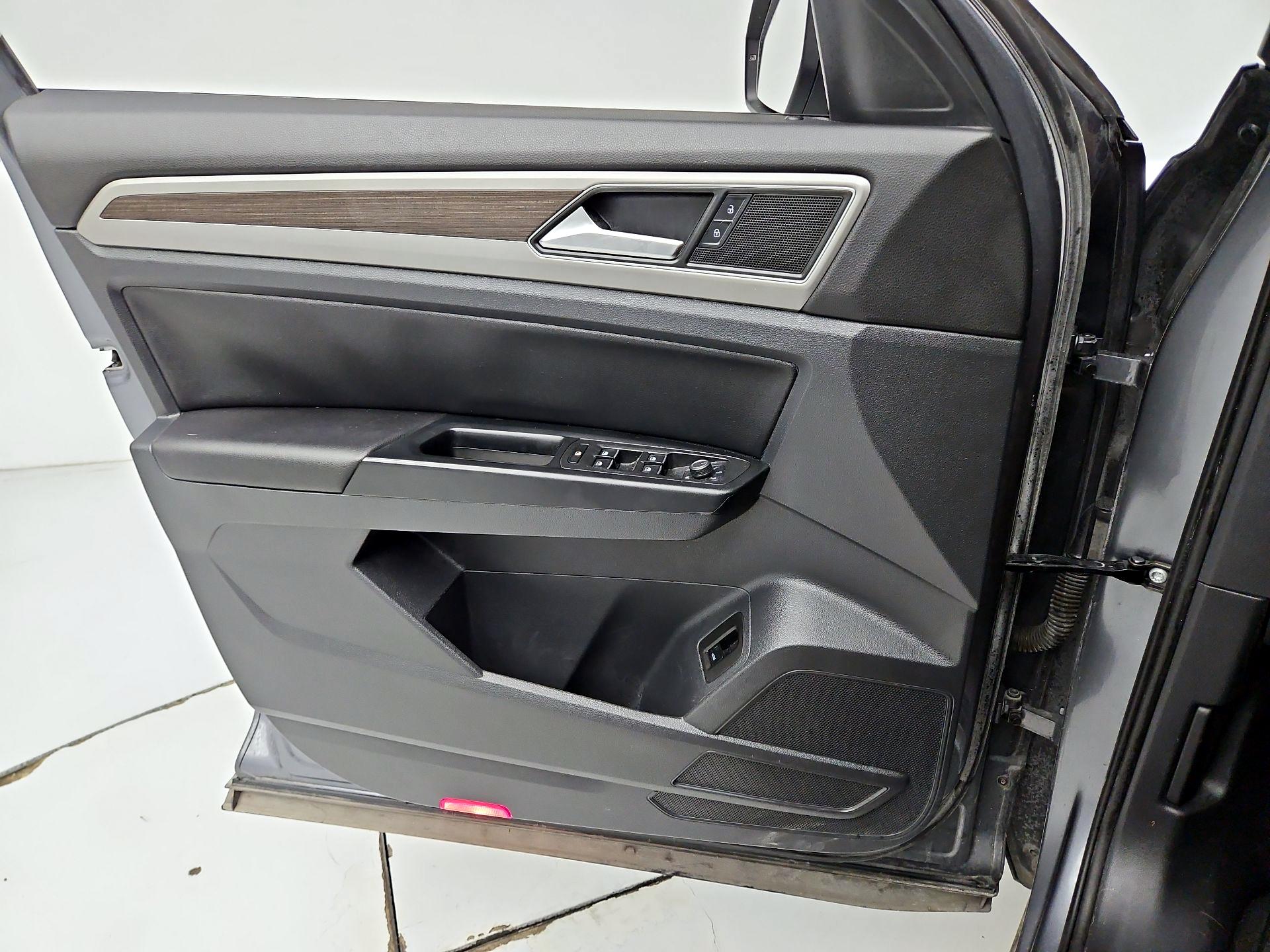 Thumbnail: 2019 Volkswagen Atlas - 12