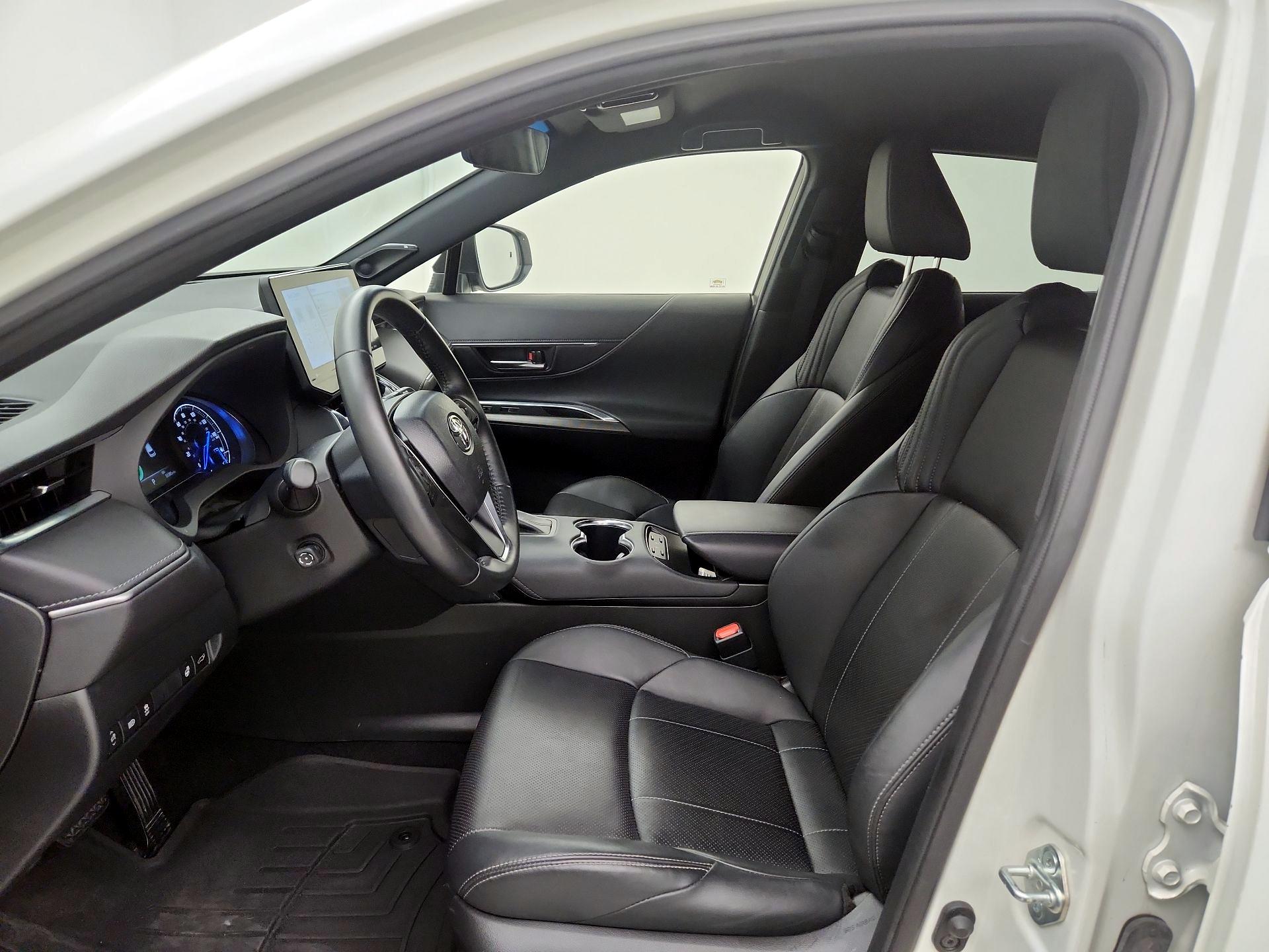 Thumbnail: 2021 Toyota Venza - 11