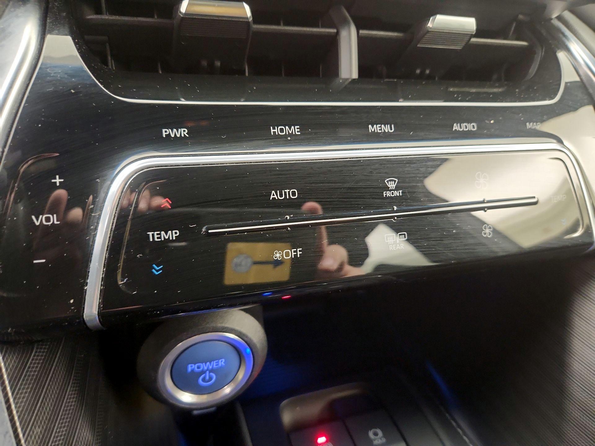 Thumbnail: 2021 Toyota Venza - 17