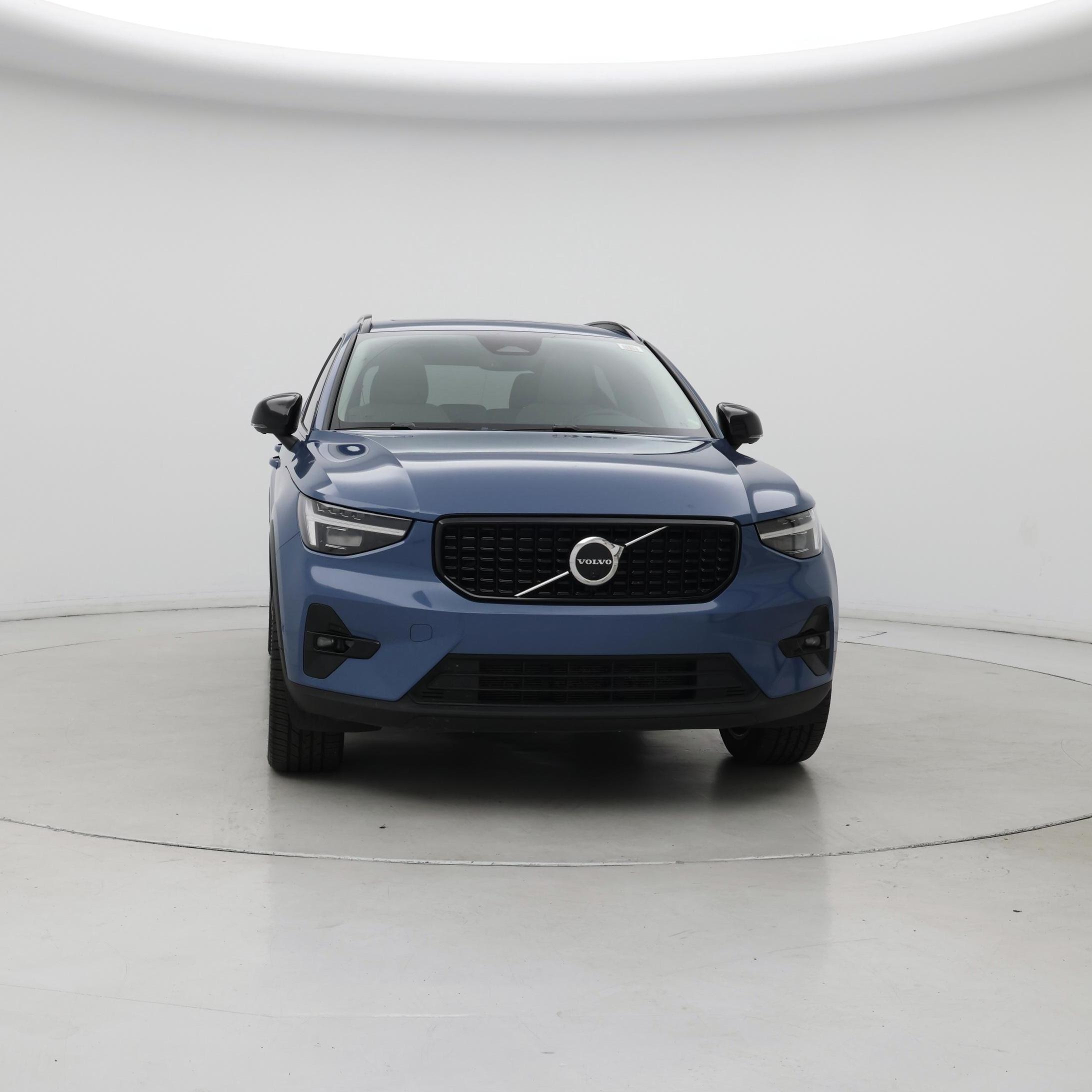 Thumbnail: 2023 Volvo XC40 - 5