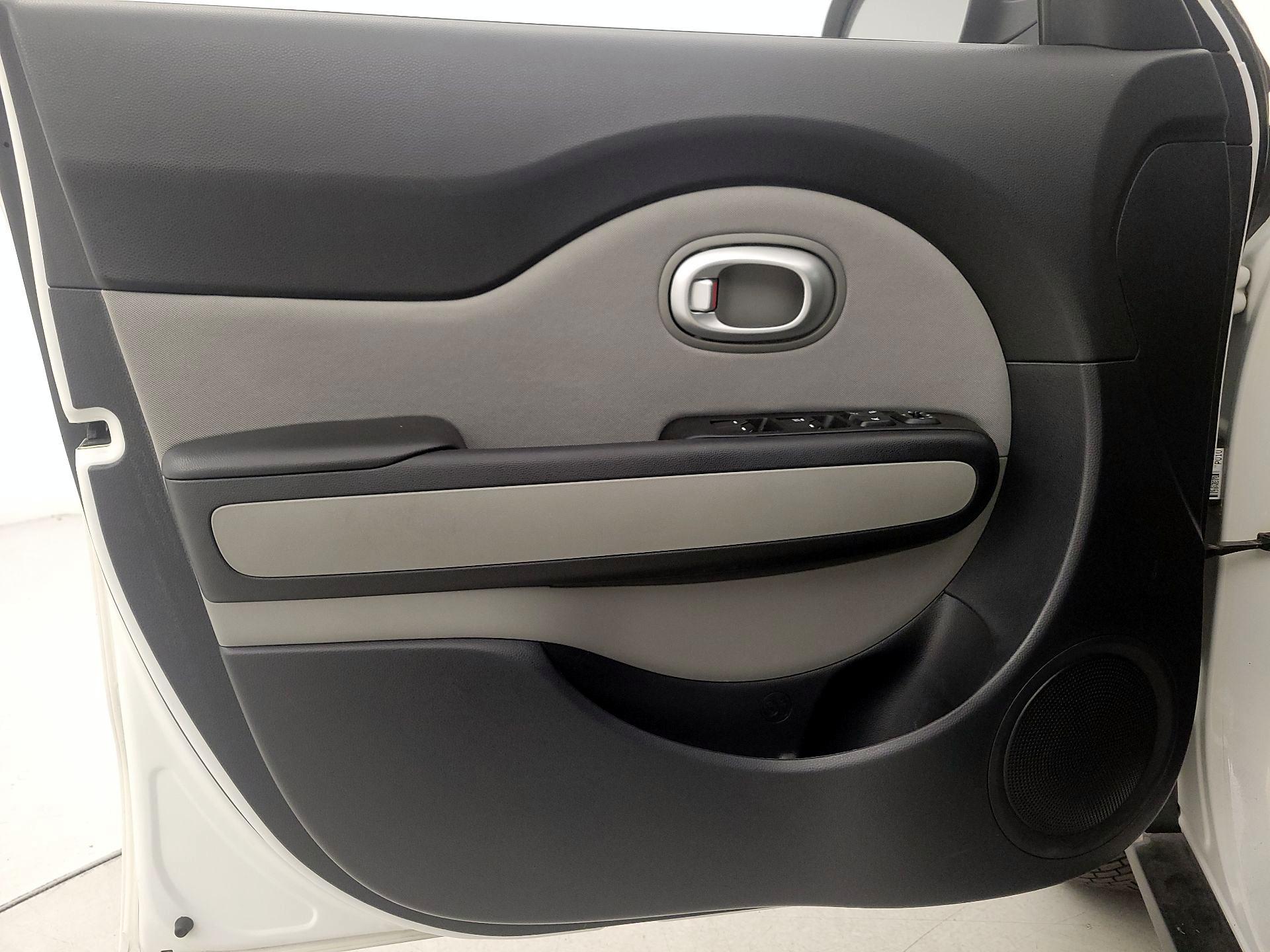 Thumbnail: 2016 Kia Soul - 12