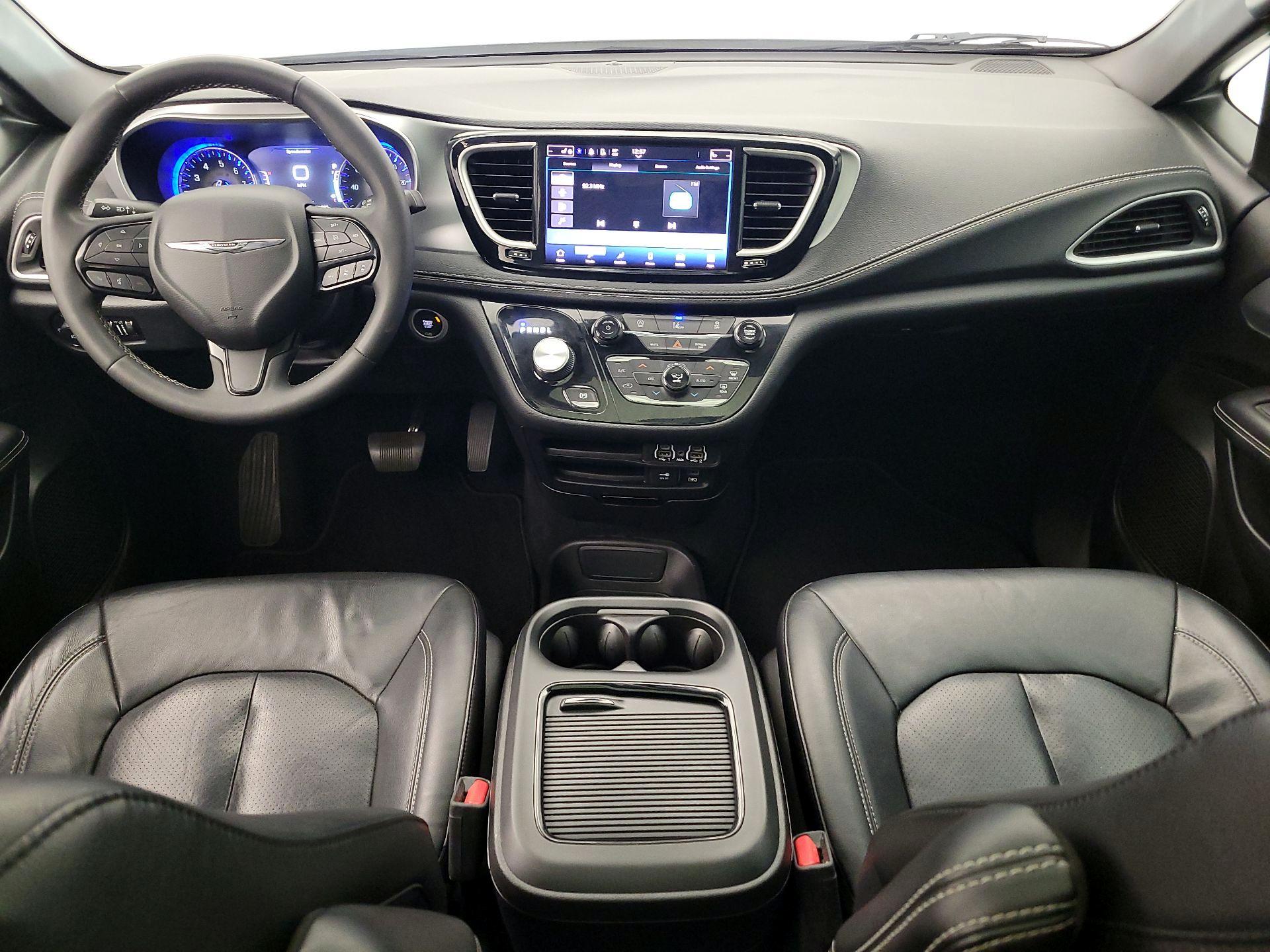 Thumbnail: 2022 Chrysler Pacifica - 9