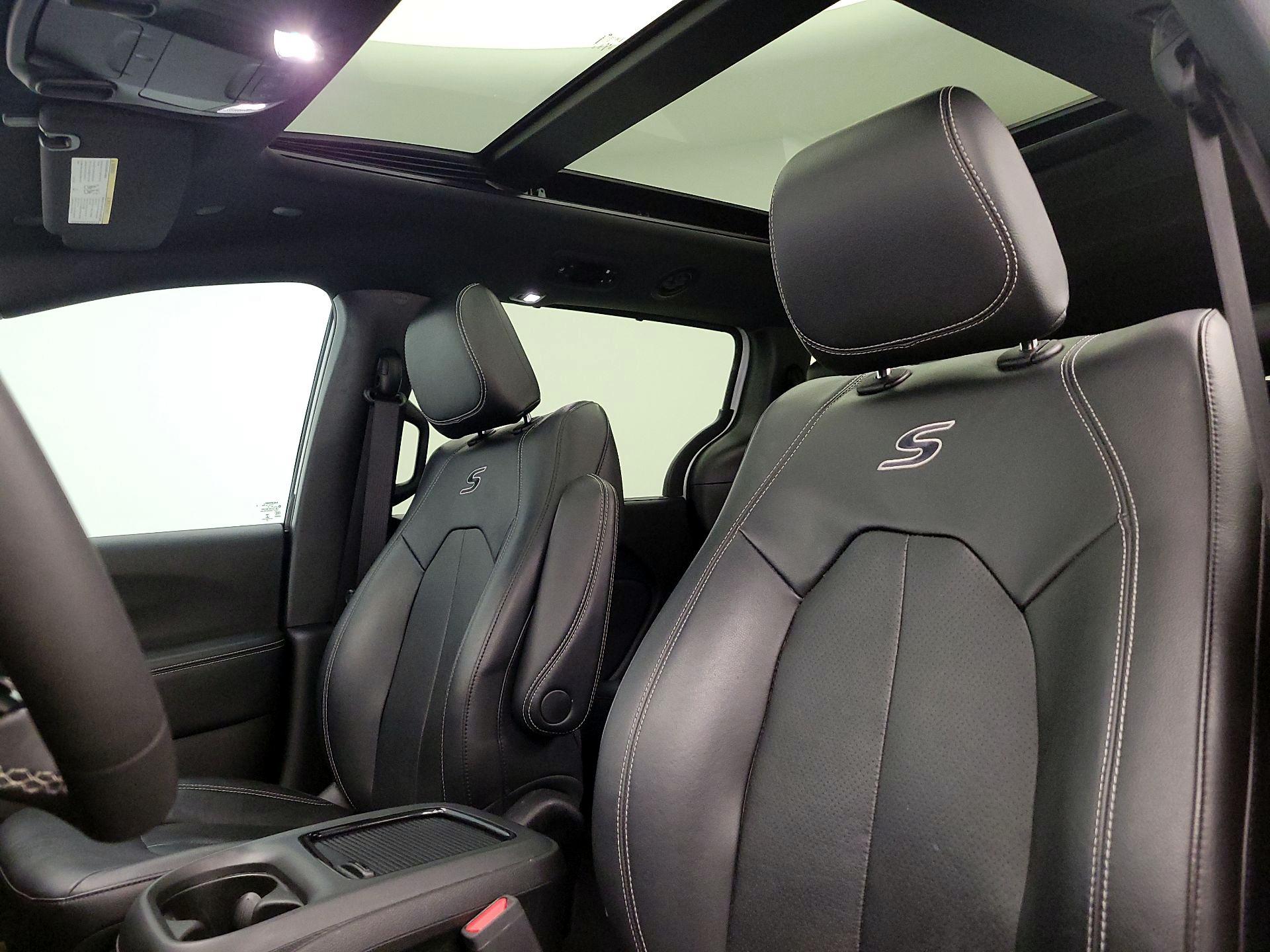 Thumbnail: 2022 Chrysler Pacifica - 19