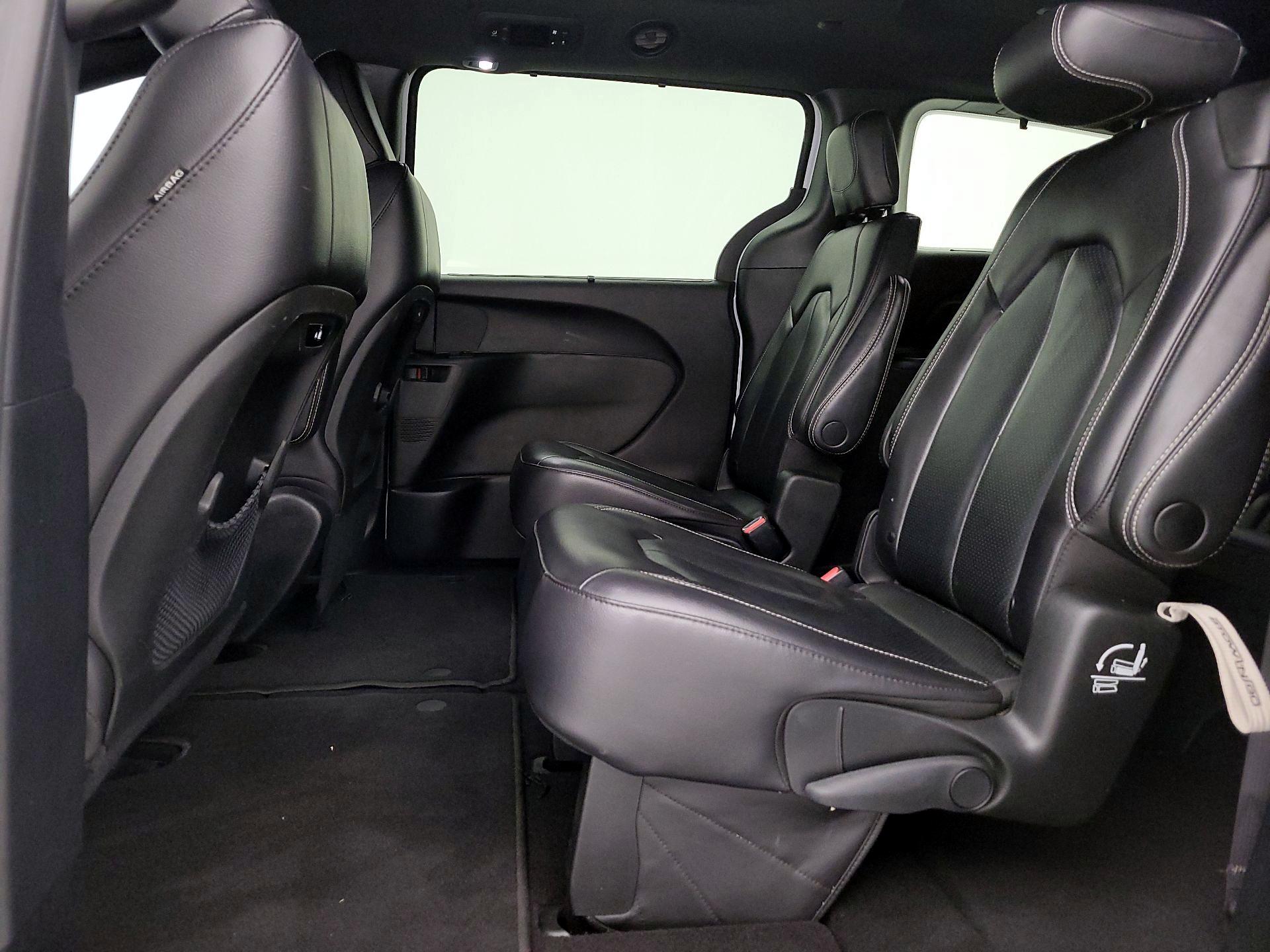 Thumbnail: 2022 Chrysler Pacifica - 20