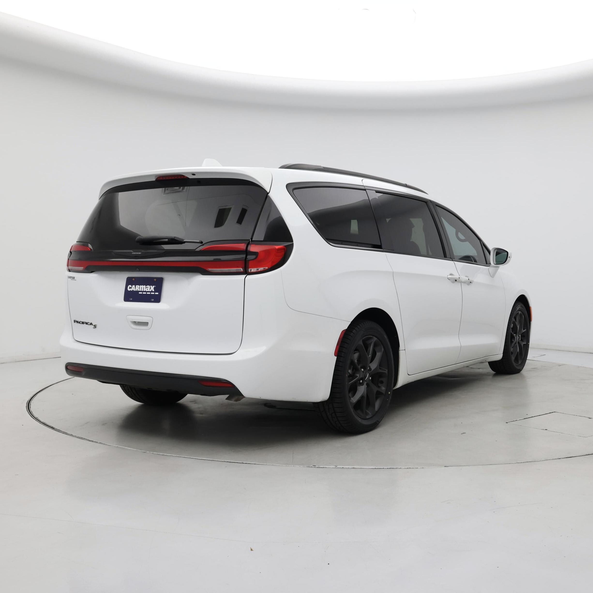 Thumbnail: 2022 Chrysler Pacifica - 8