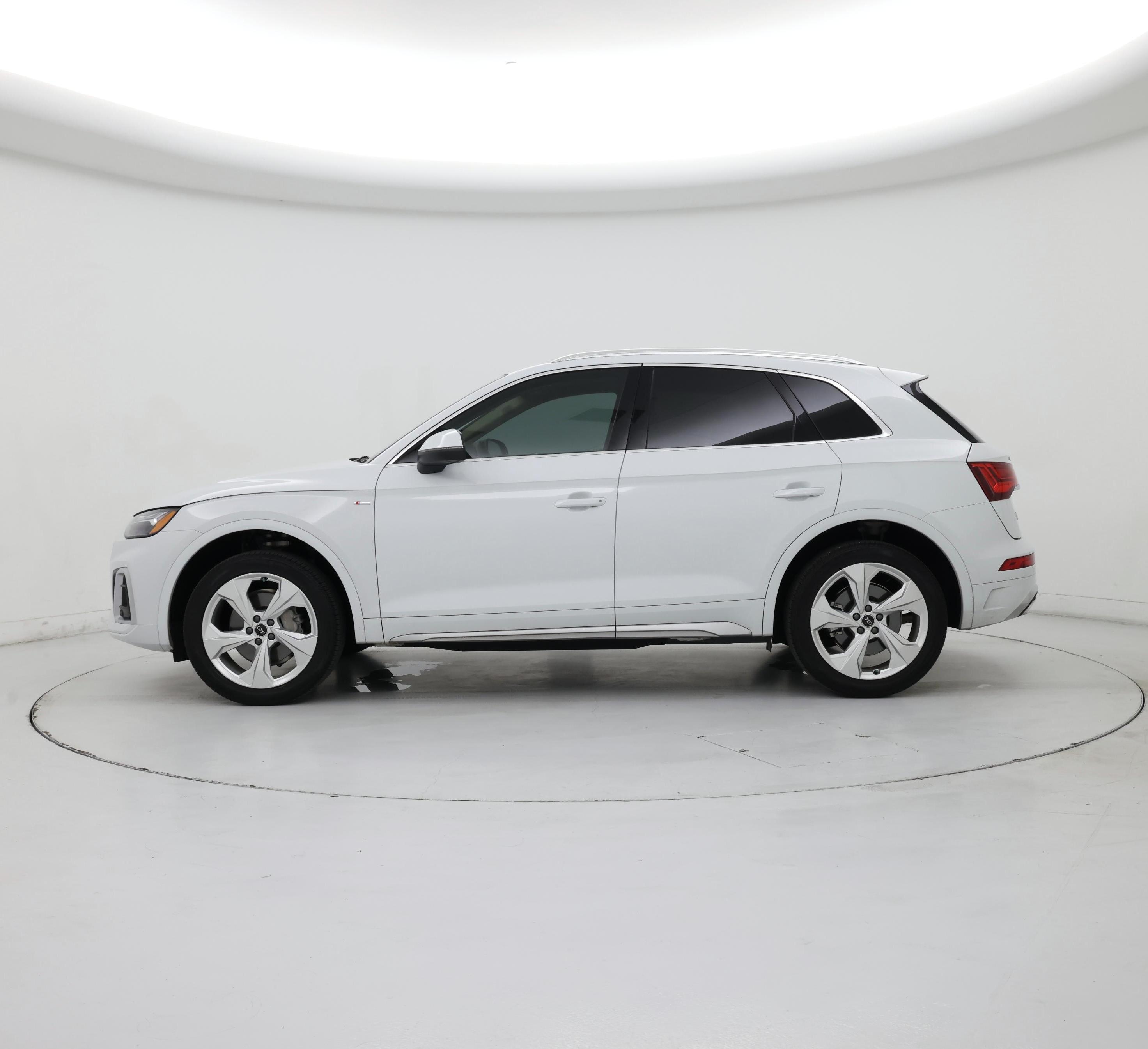 Thumbnail: 2023 Audi Q5 - 3