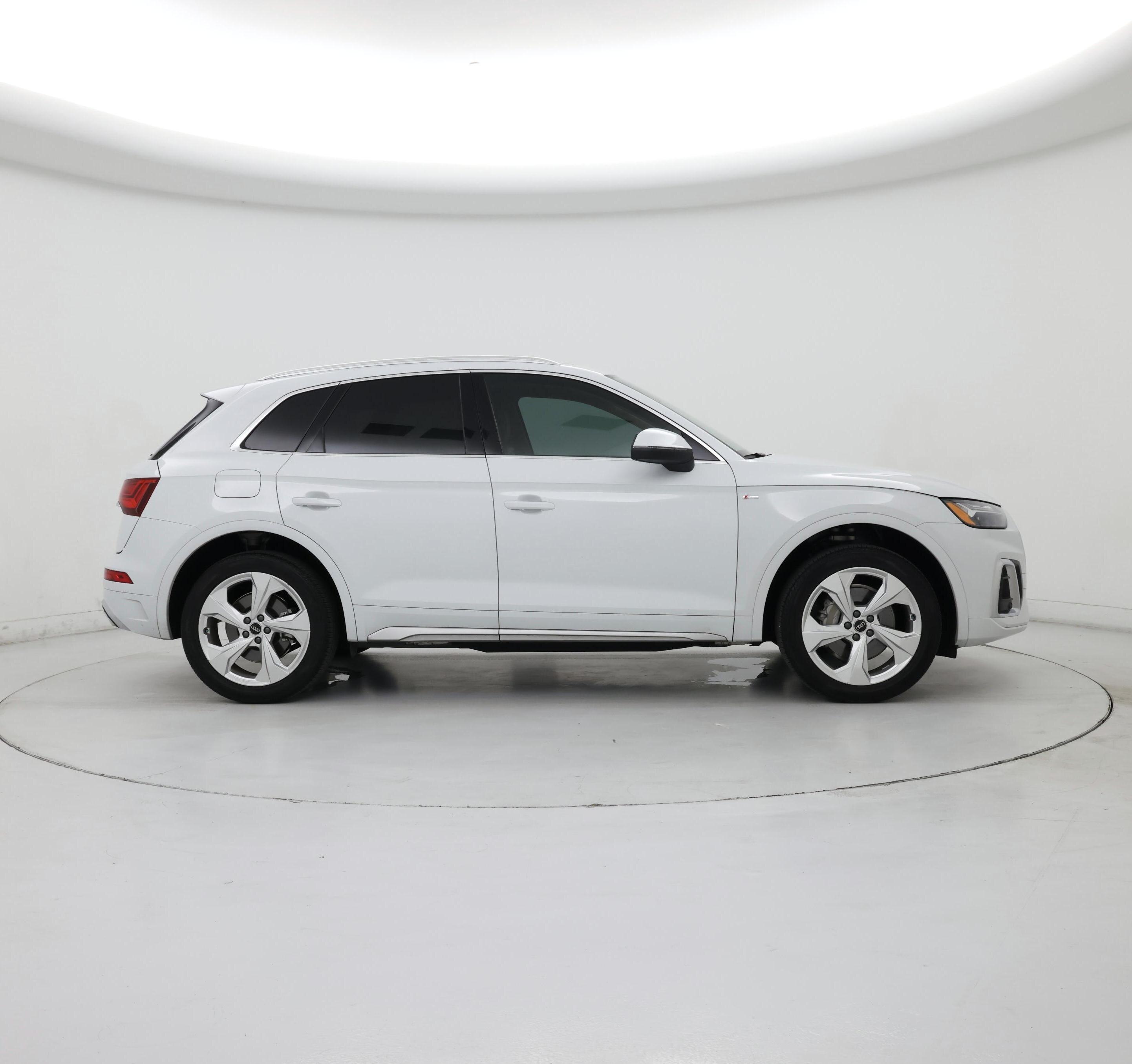 Thumbnail: 2023 Audi Q5 - 7