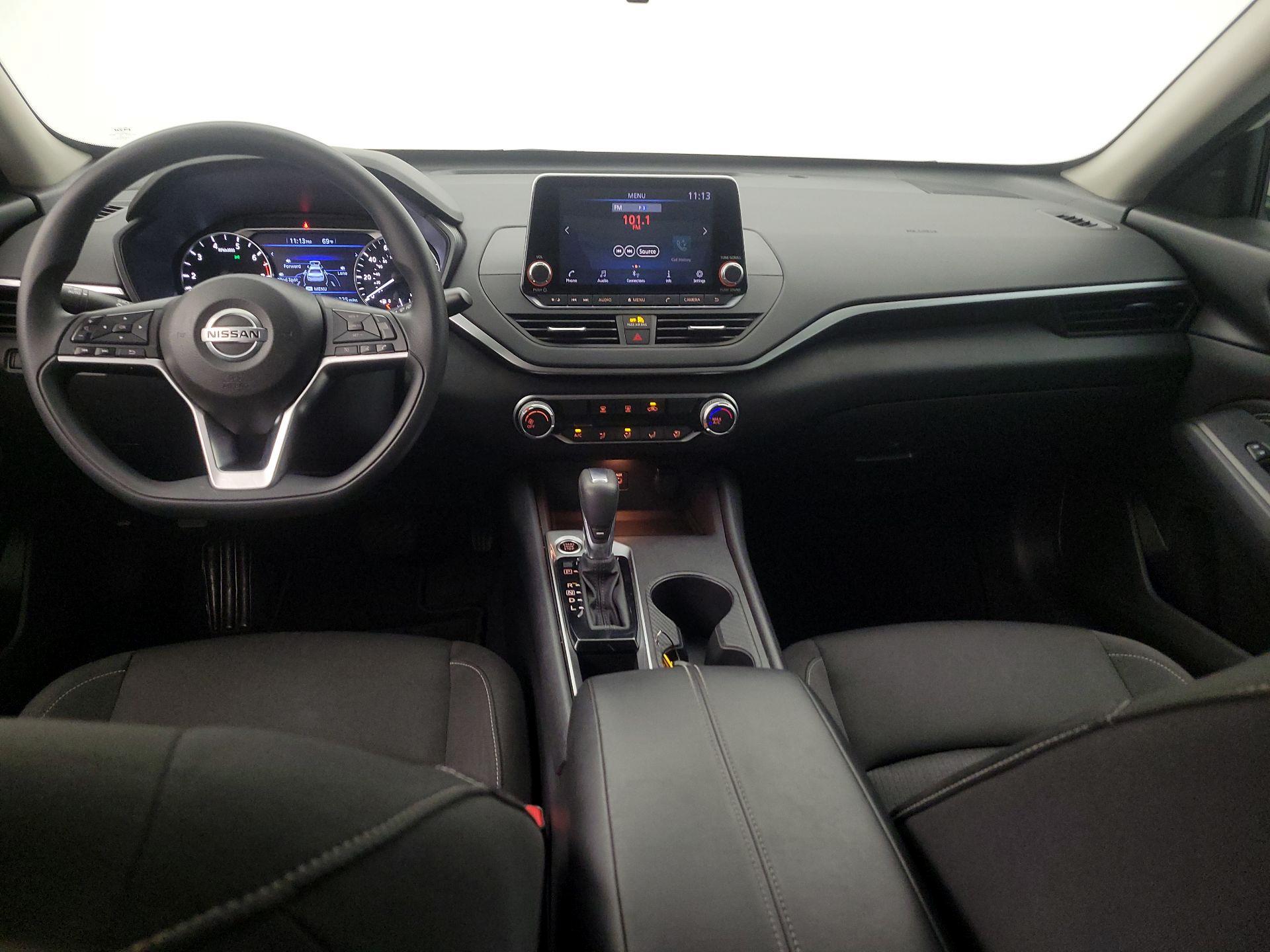 Thumbnail: 2020 Nissan Altima - 9