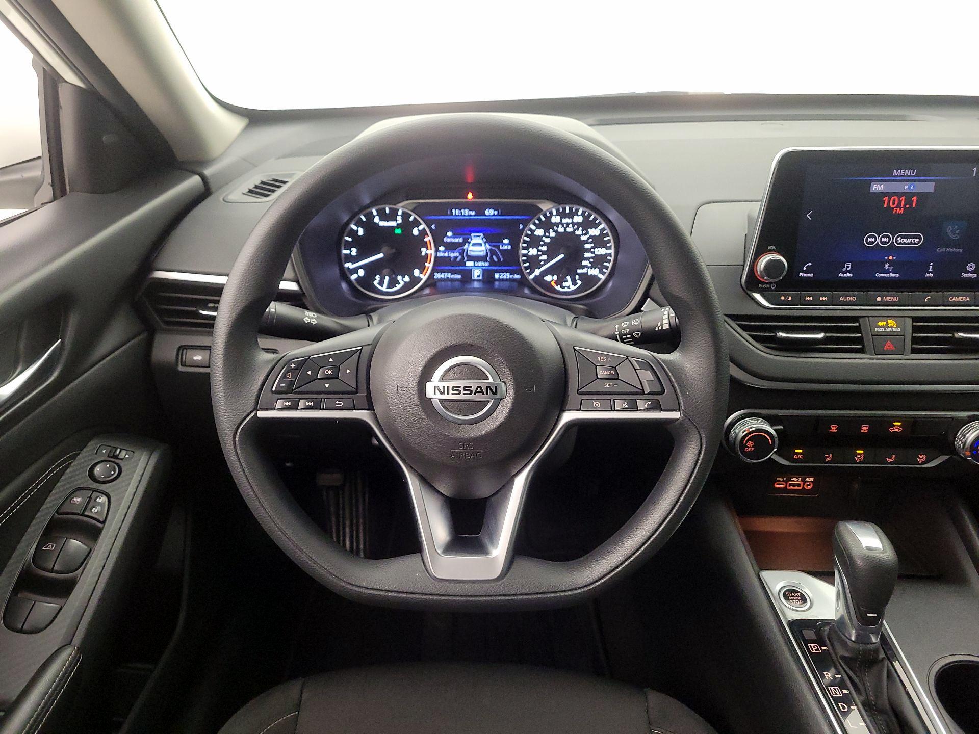 Thumbnail: 2020 Nissan Altima - 10