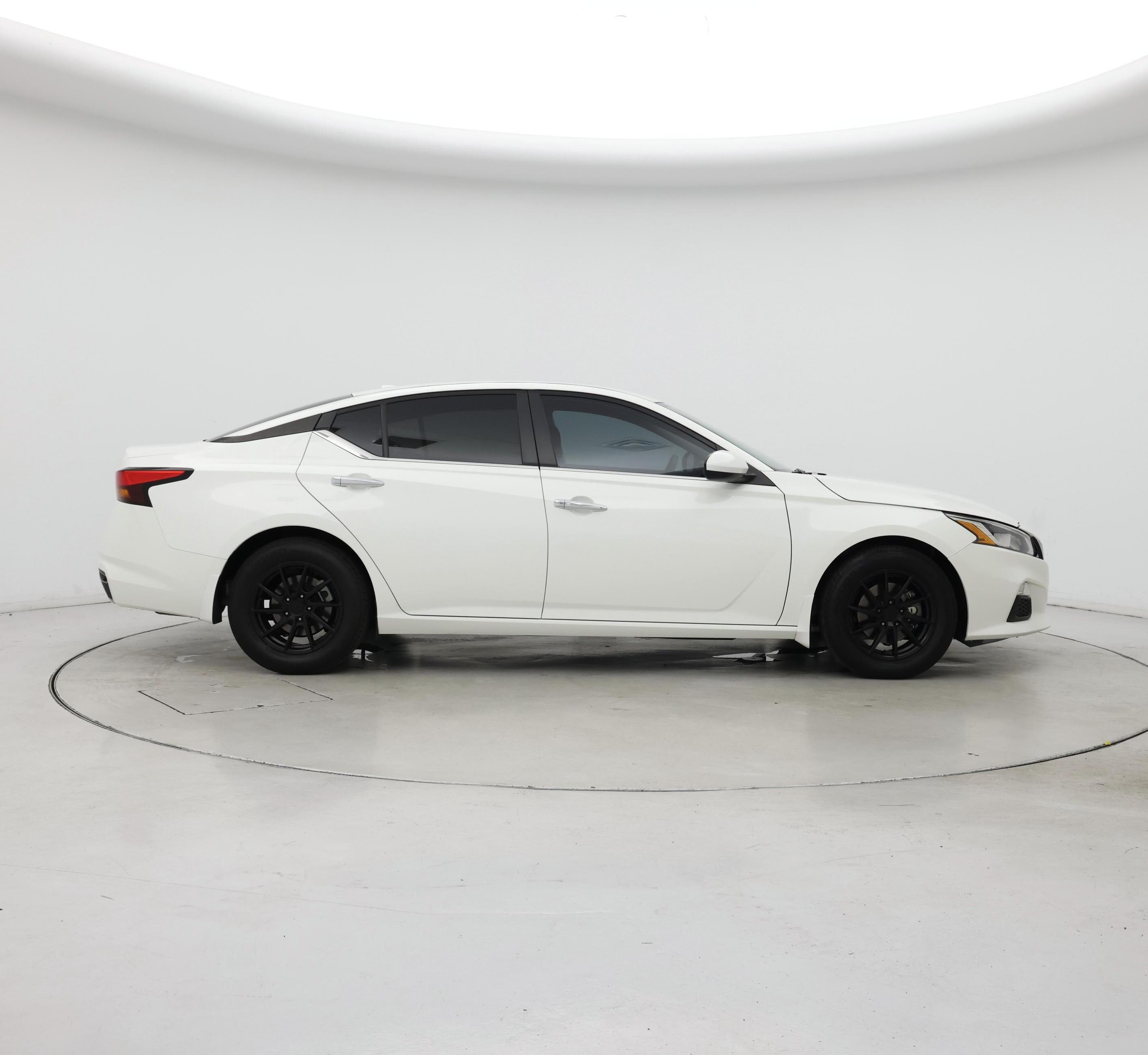 Thumbnail: 2020 Nissan Altima - 7