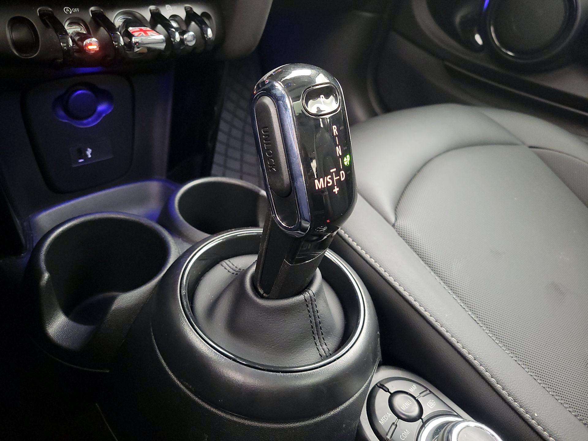 Thumbnail: 2023 MINI Cooper Hardtop - 17