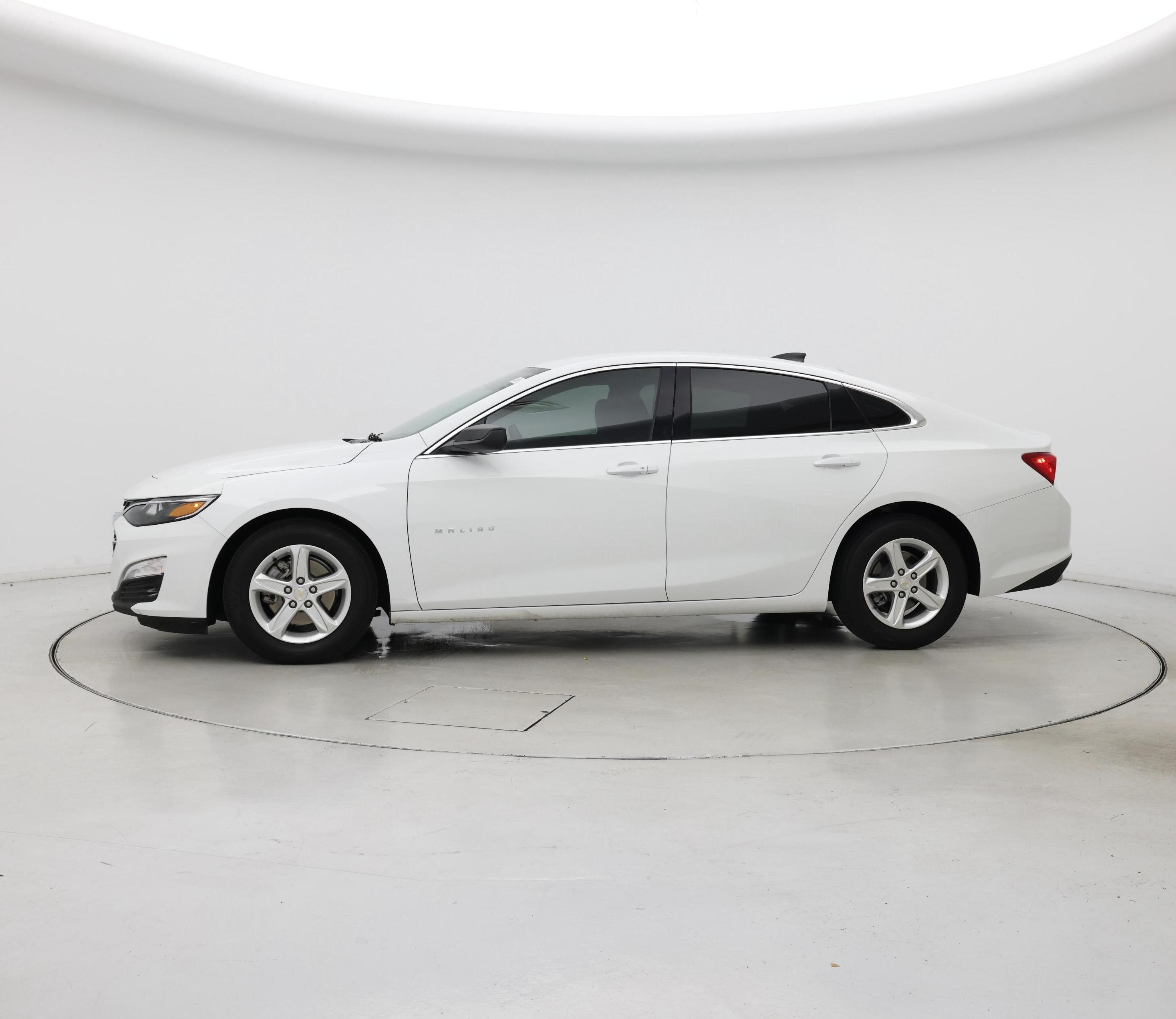 Thumbnail: 2021 Chevrolet Malibu - 3