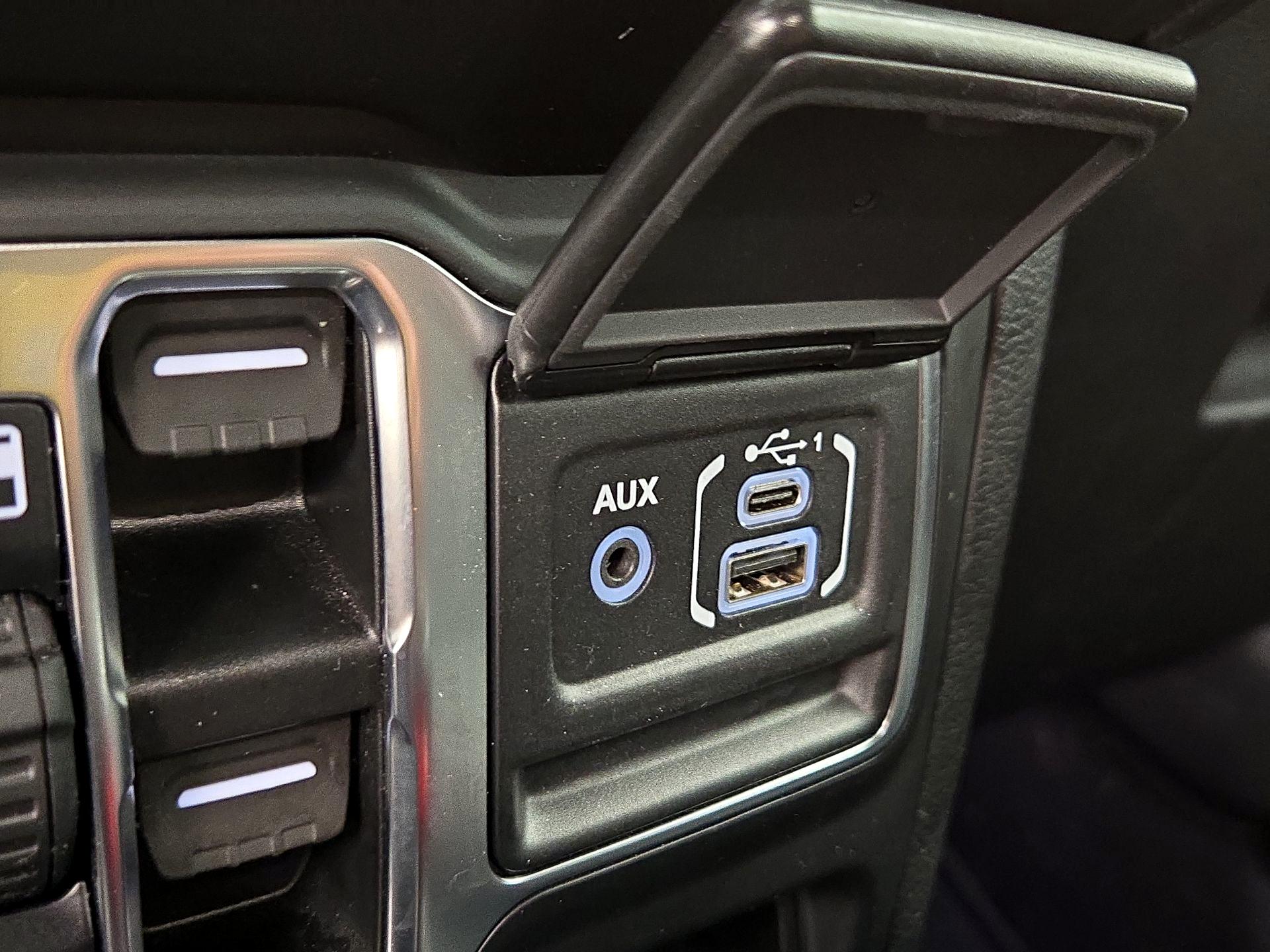 Thumbnail: 2023 Jeep Wrangler - 18