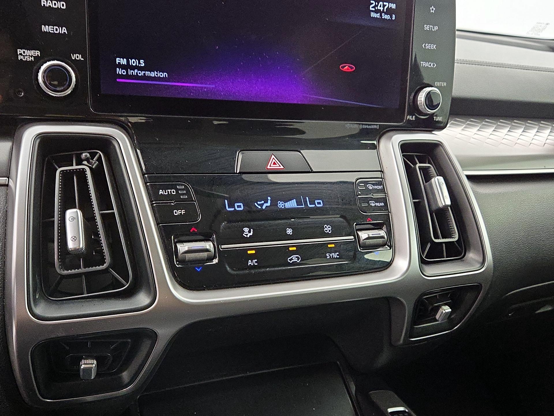 Thumbnail: 2022 Kia Sorento - 17