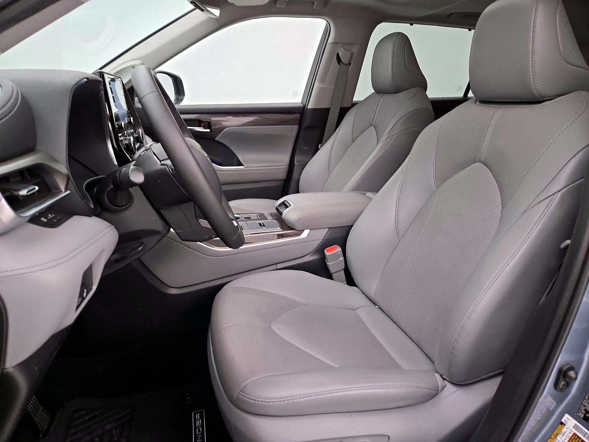 Thumbnail: 2020 Toyota Highlander - 11