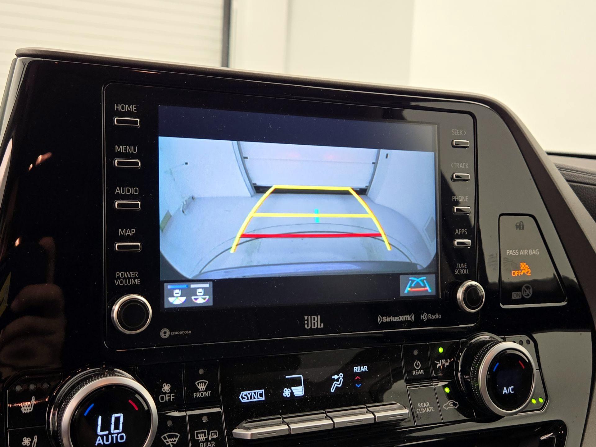 Thumbnail: 2020 Toyota Highlander - 15