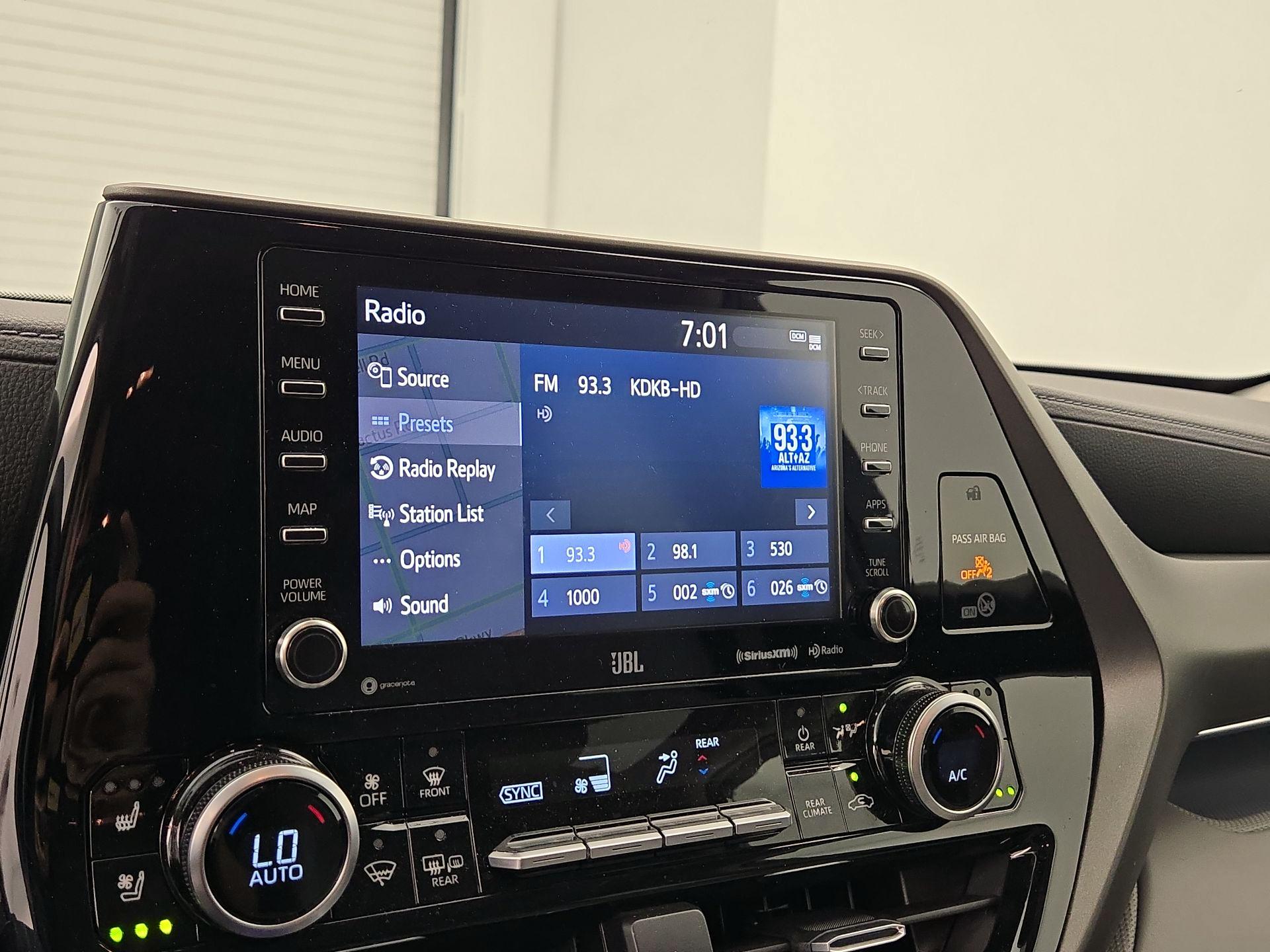 Thumbnail: 2020 Toyota Highlander - 16