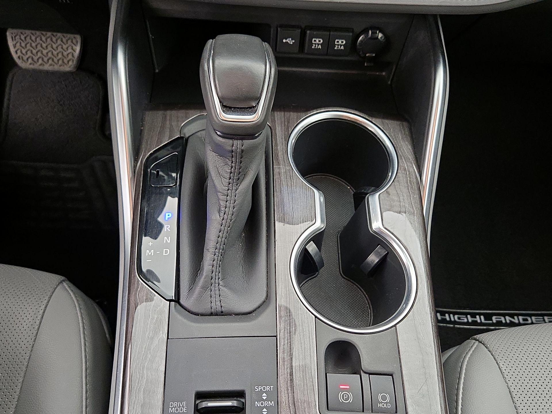 Thumbnail: 2020 Toyota Highlander - 18