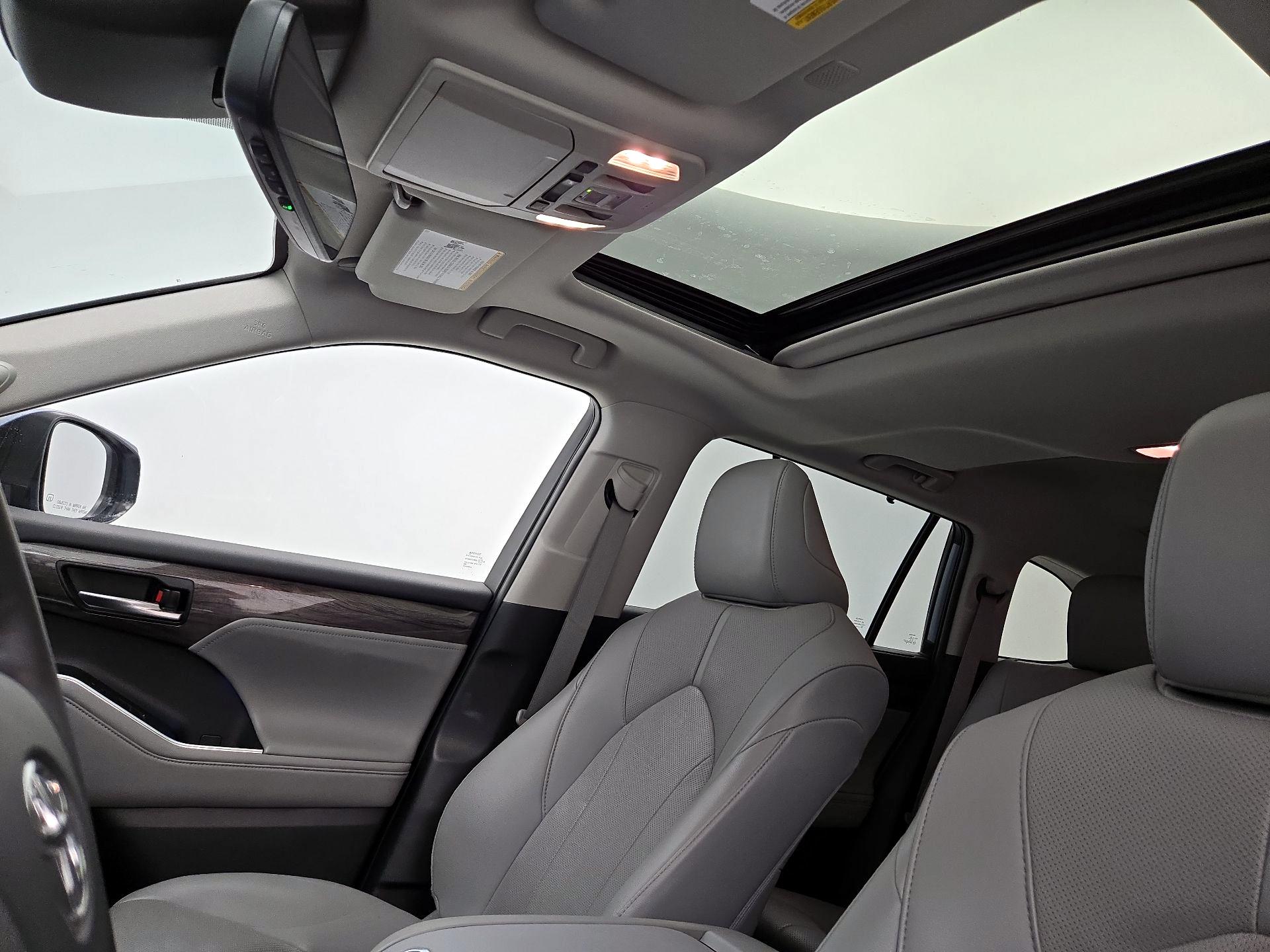 Thumbnail: 2020 Toyota Highlander - 20