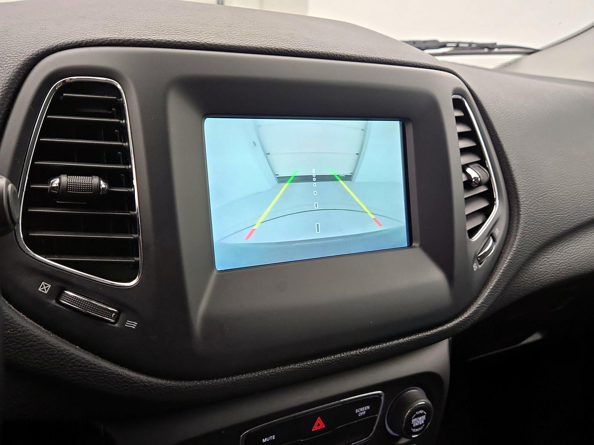 Thumbnail: 2021 Jeep Compass - 14