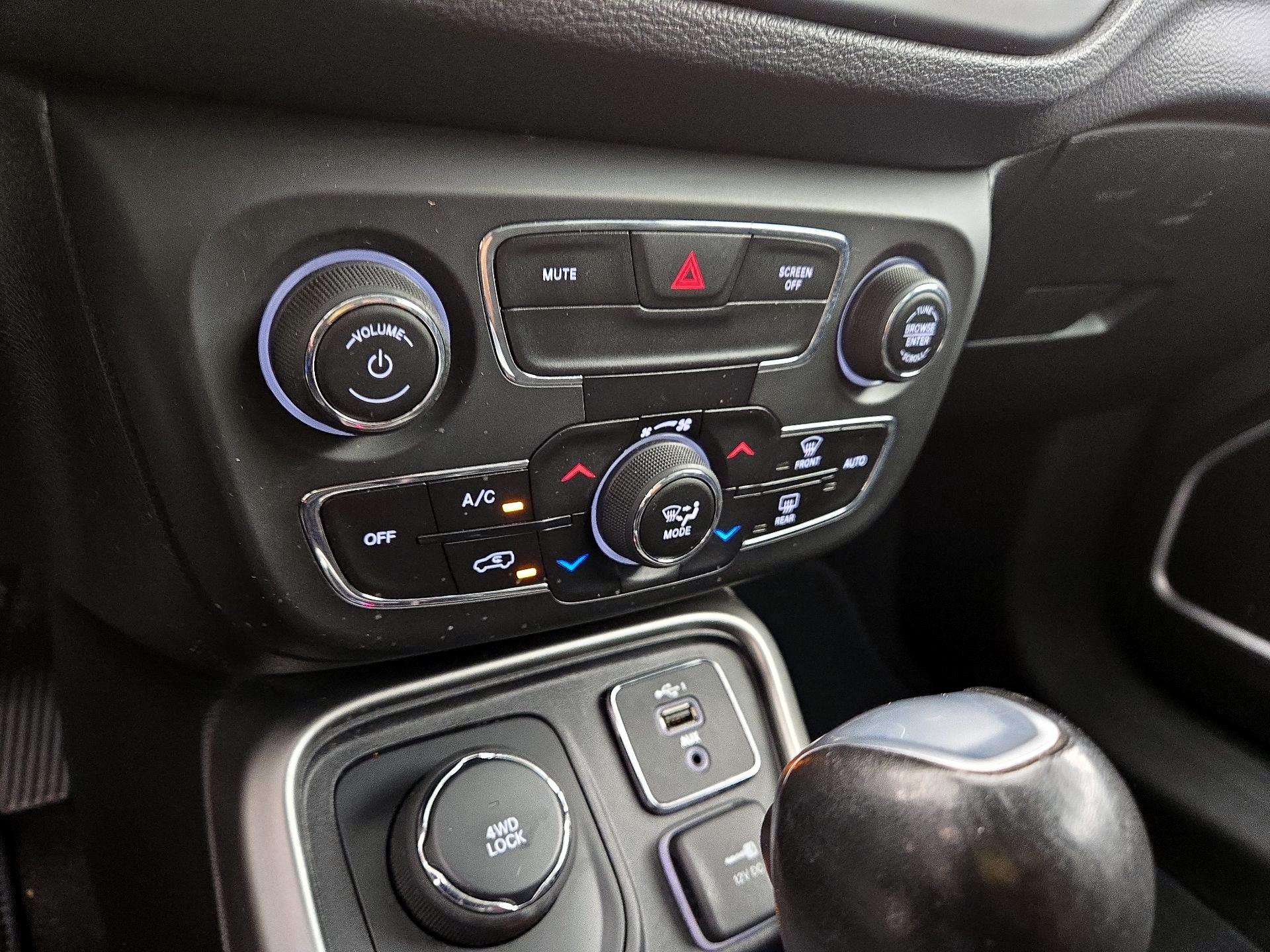 Thumbnail: 2021 Jeep Compass - 16