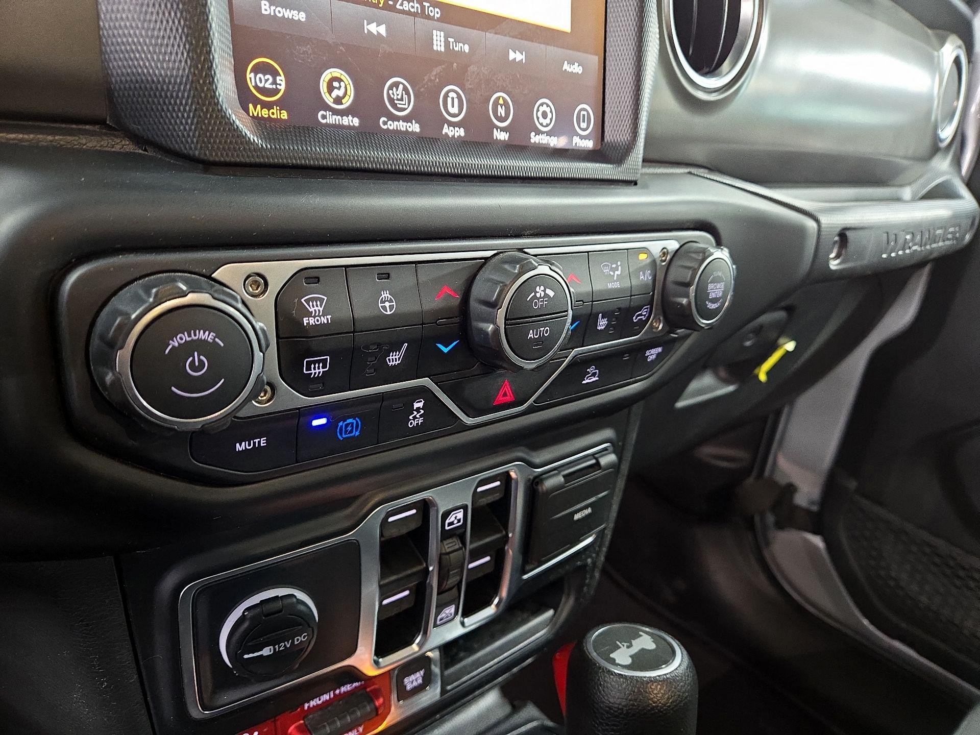 Thumbnail: 2023 Jeep Wrangler - 17