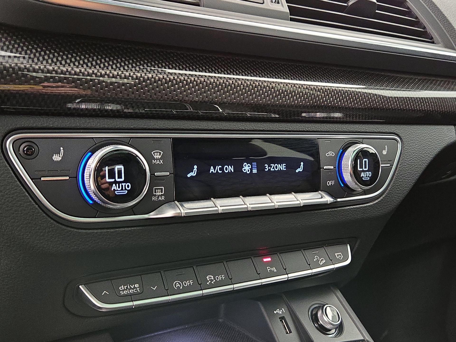 Thumbnail: 2020 Audi SQ5 - 17