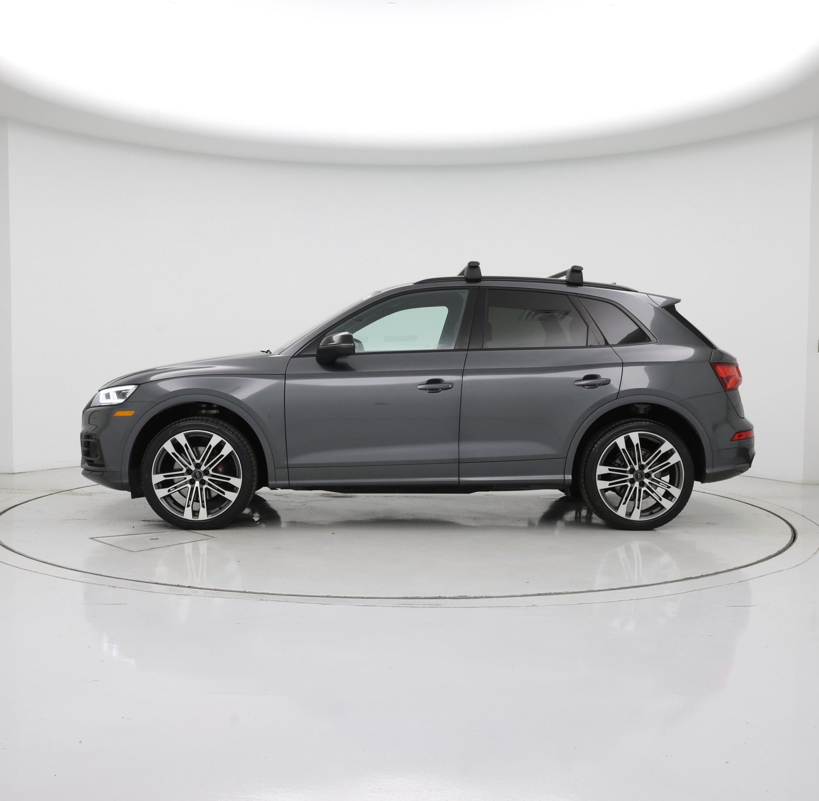Thumbnail: 2020 Audi SQ5 - 3