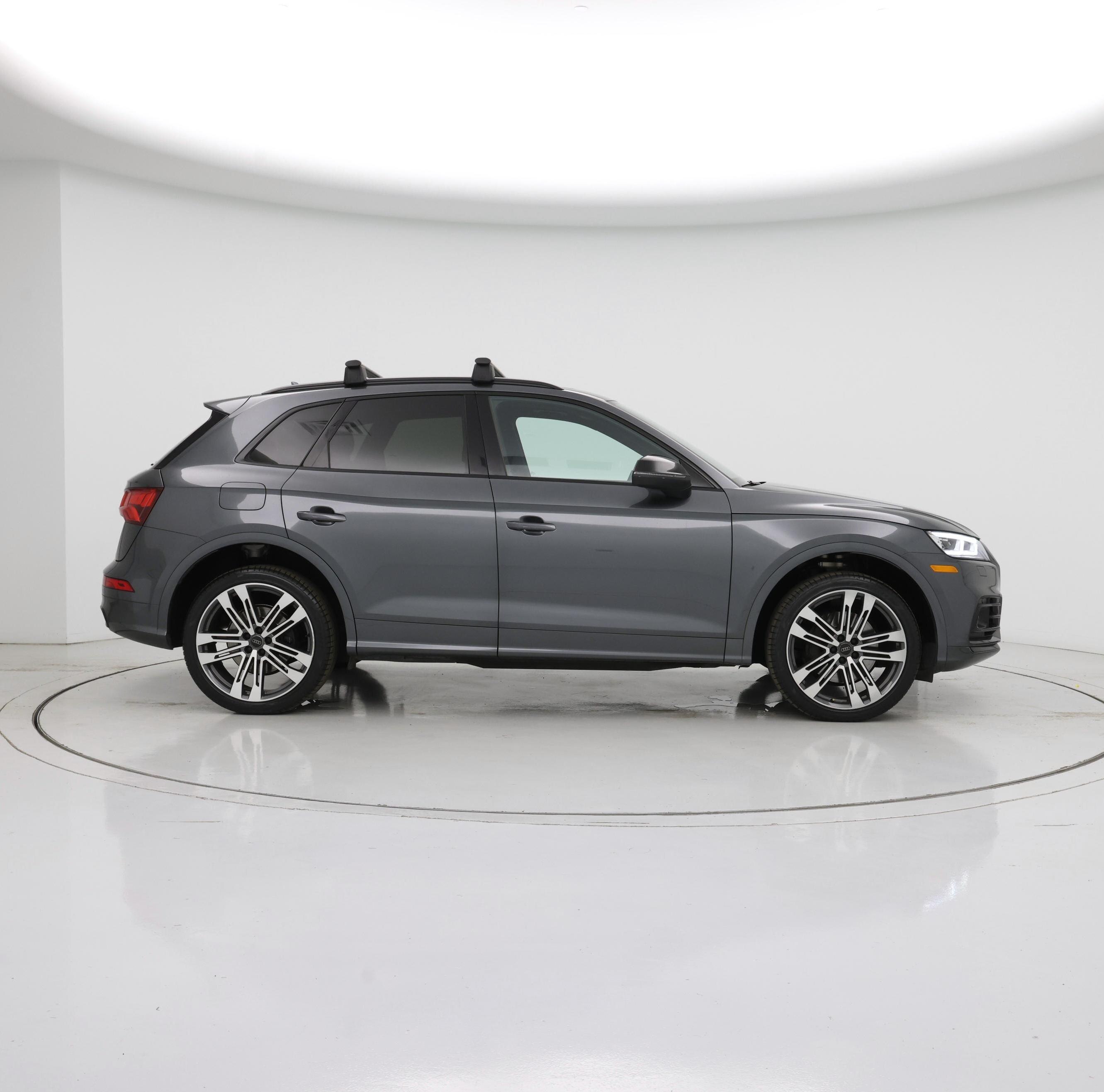 Thumbnail: 2020 Audi SQ5 - 7