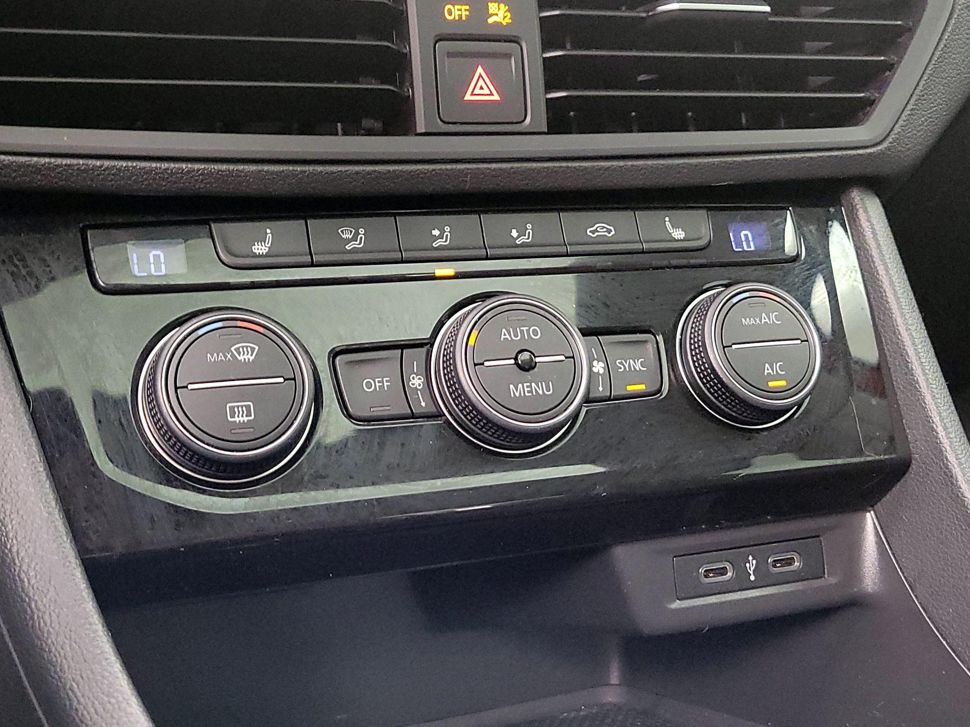 Thumbnail: 2020 Volkswagen Jetta - 16