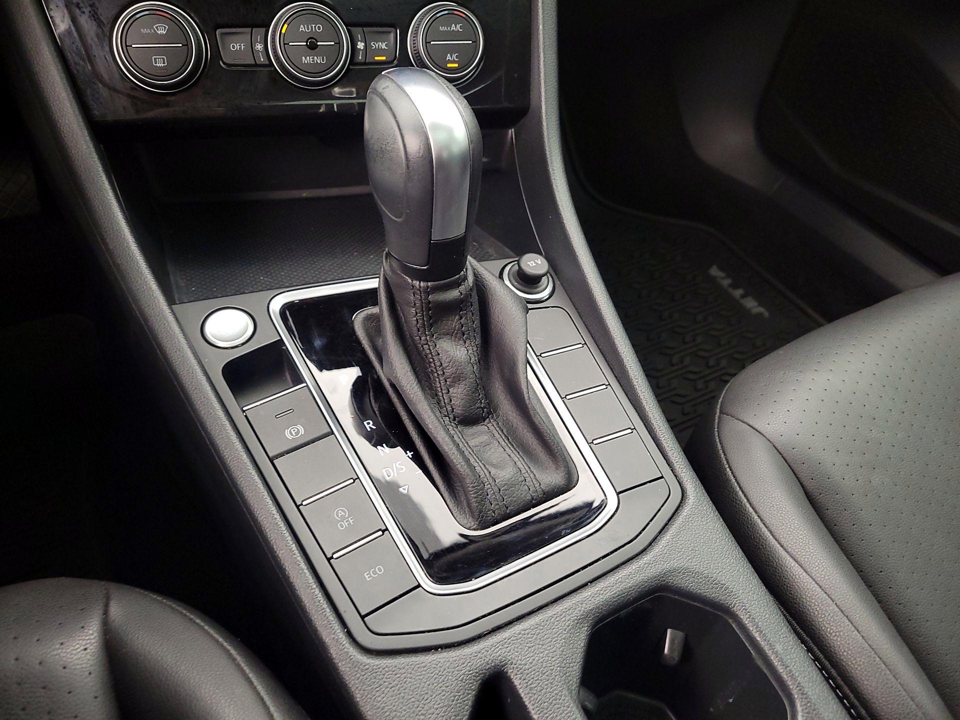 Thumbnail: 2020 Volkswagen Jetta - 17