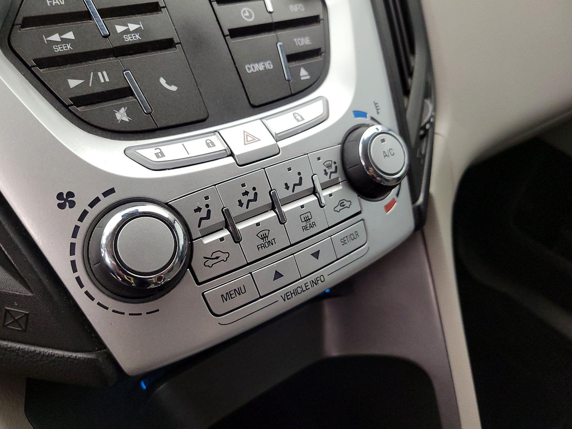 Thumbnail: 2015 Chevrolet Equinox - 15