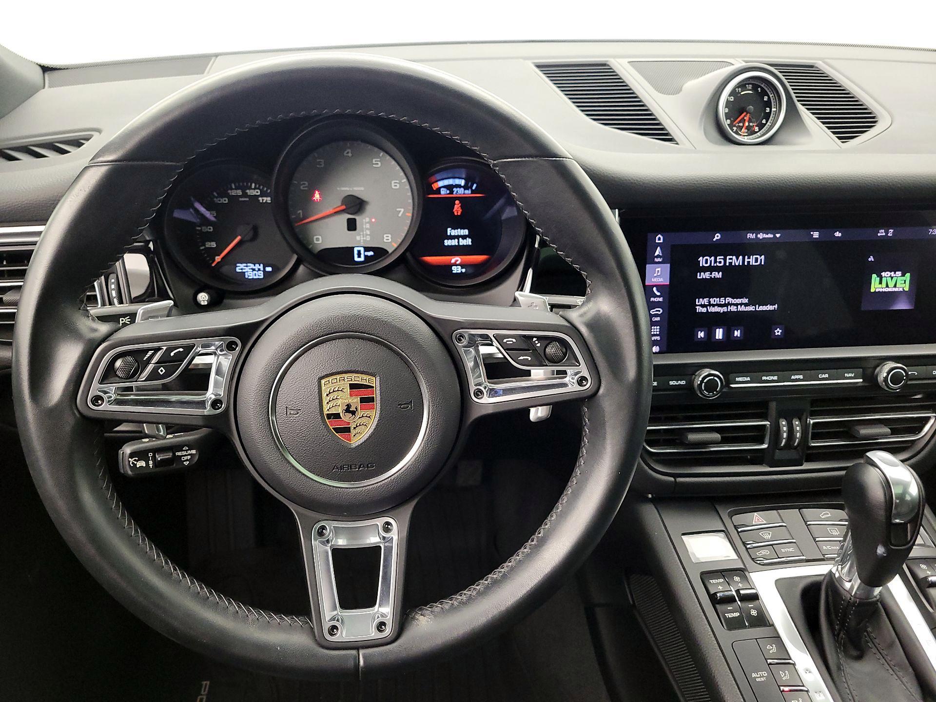 Thumbnail: 2020 Porsche Macan - 10