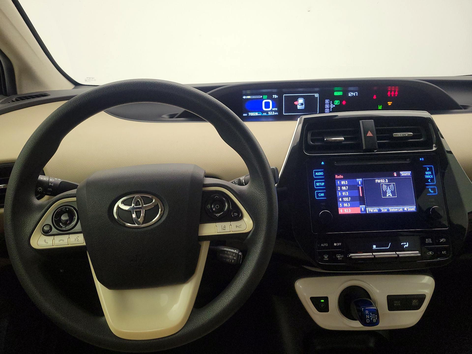 Thumbnail: 2017 Toyota Prius - 10