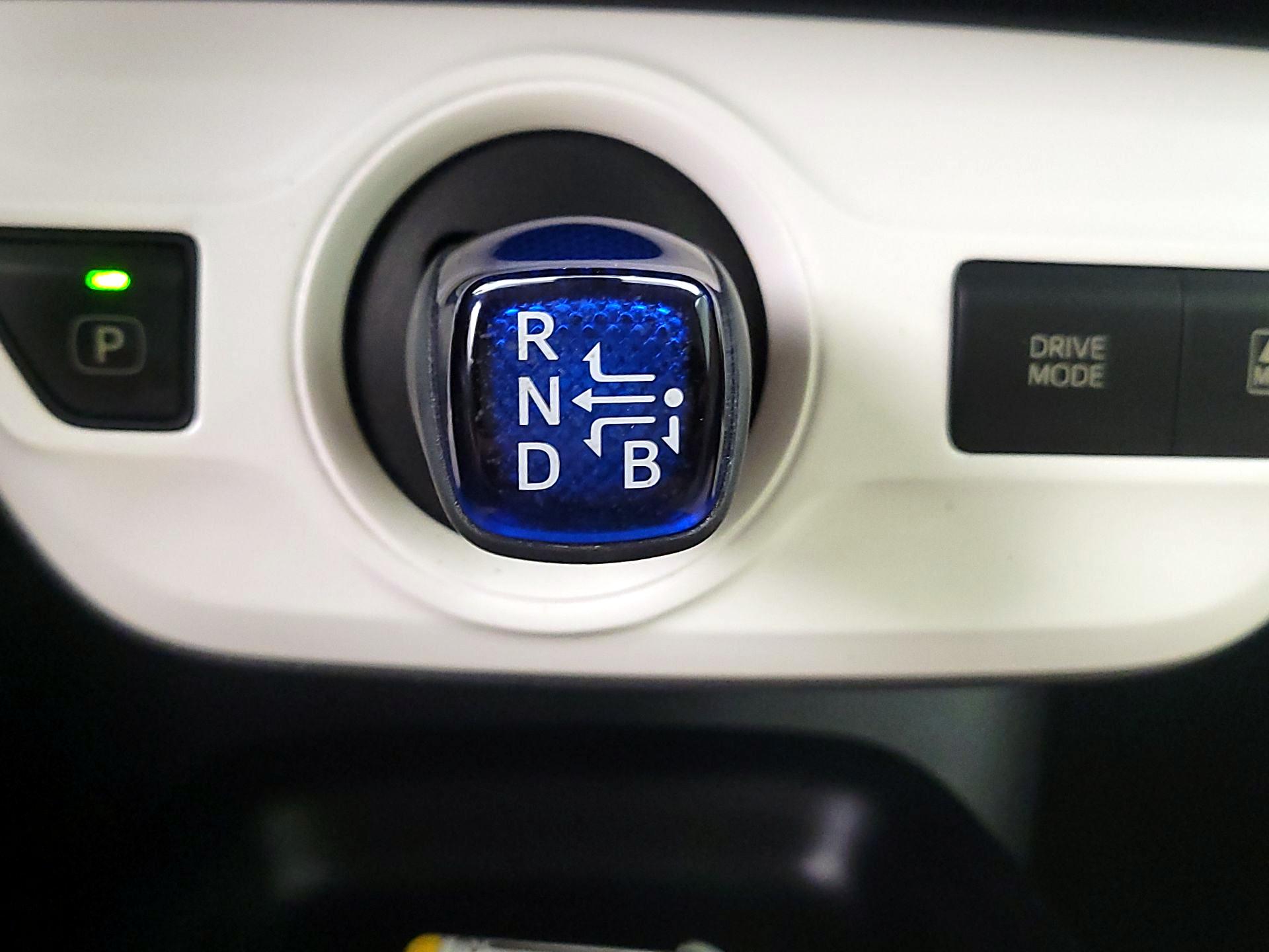 Thumbnail: 2017 Toyota Prius - 17