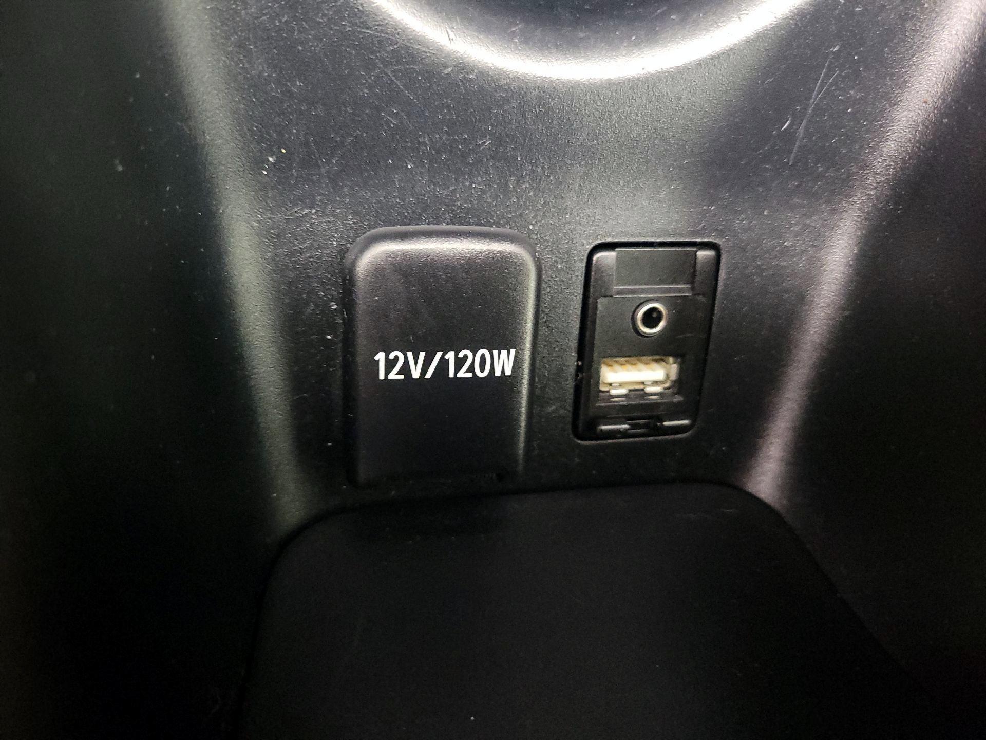 Thumbnail: 2017 Toyota Prius - 18