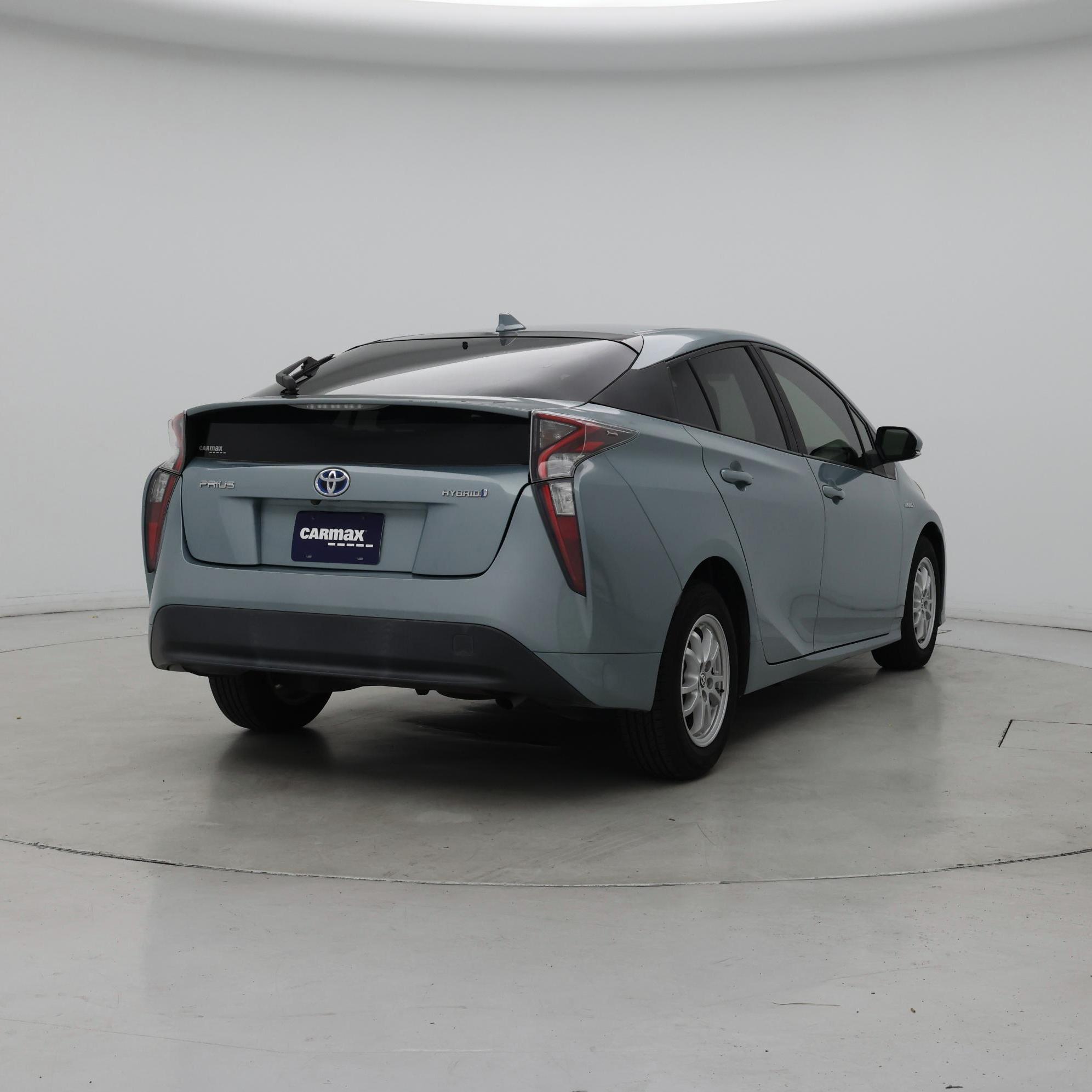 Thumbnail: 2017 Toyota Prius - 8
