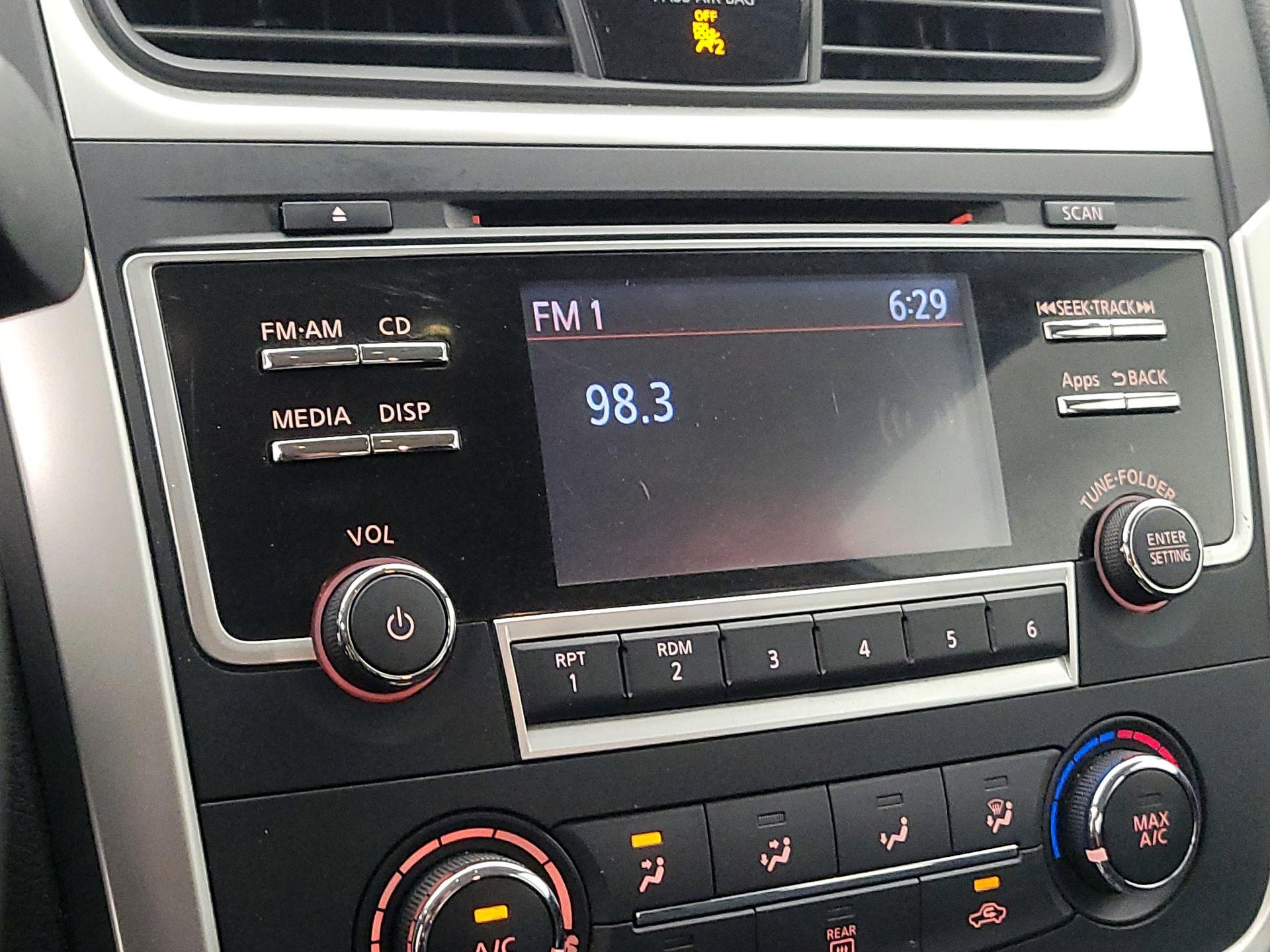 Thumbnail: 2016 Nissan Altima - 15