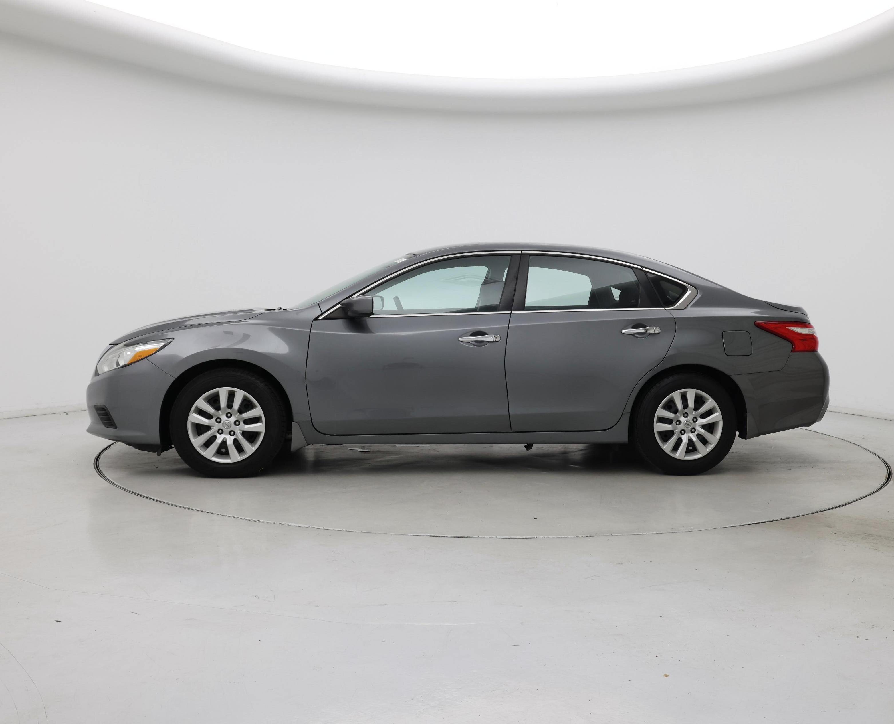 Thumbnail: 2016 Nissan Altima - 3