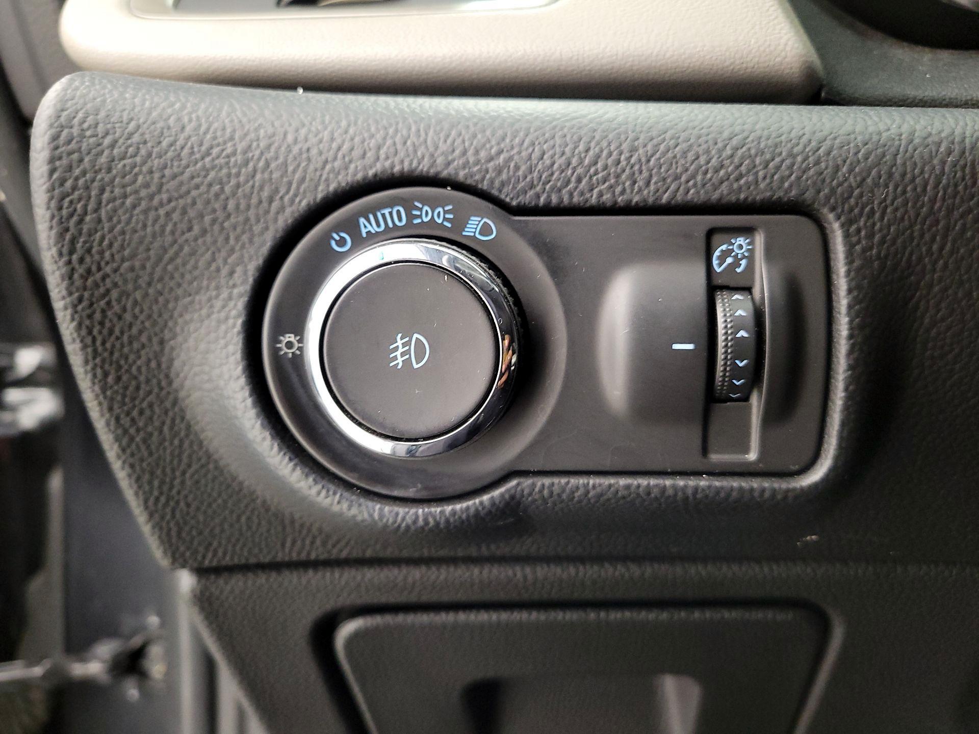 Thumbnail: 2016 Buick Verano - 13